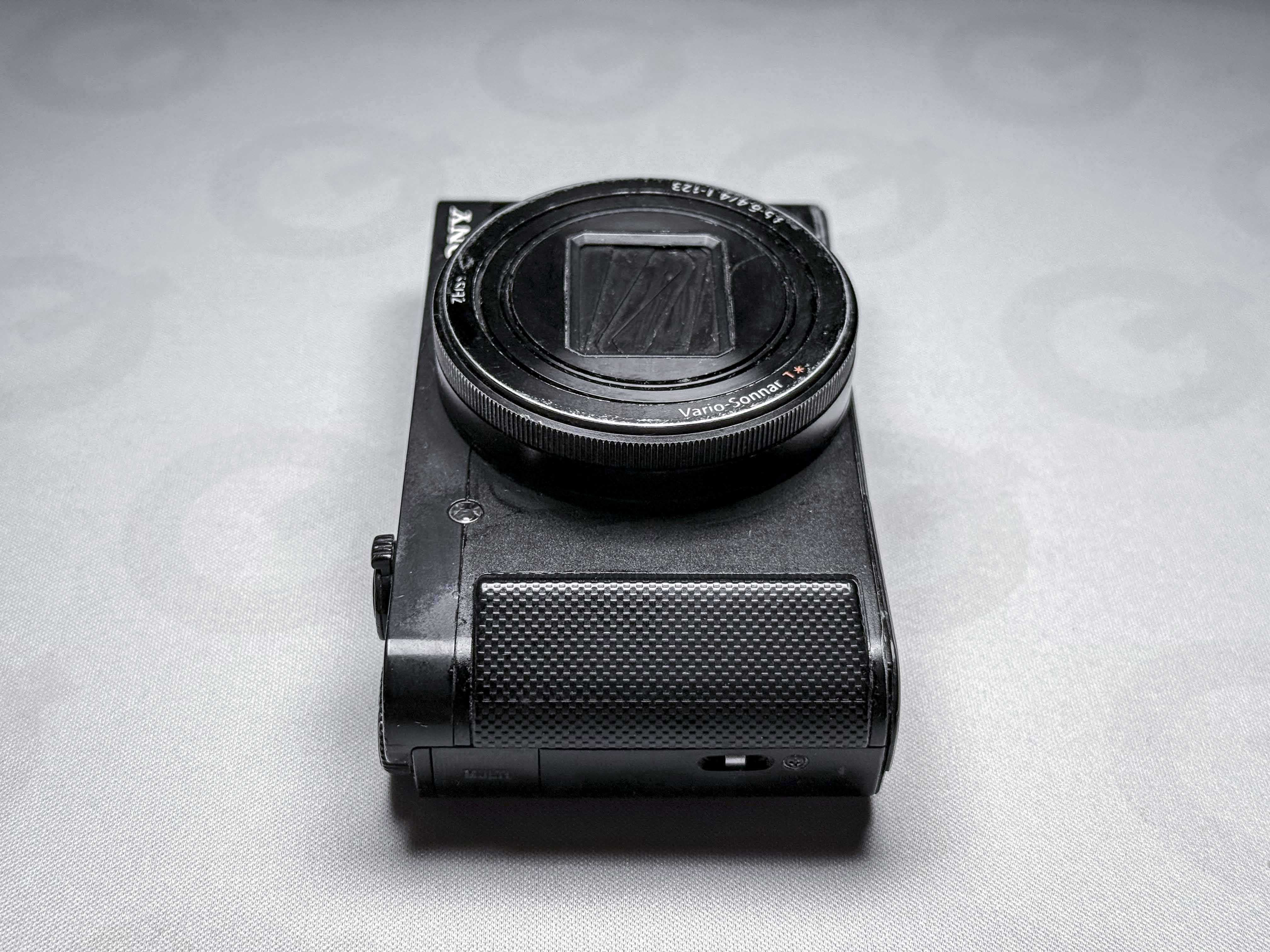 Sony HX90 Cyber-Shot 30x Compact Camera - Working except for the flash, read