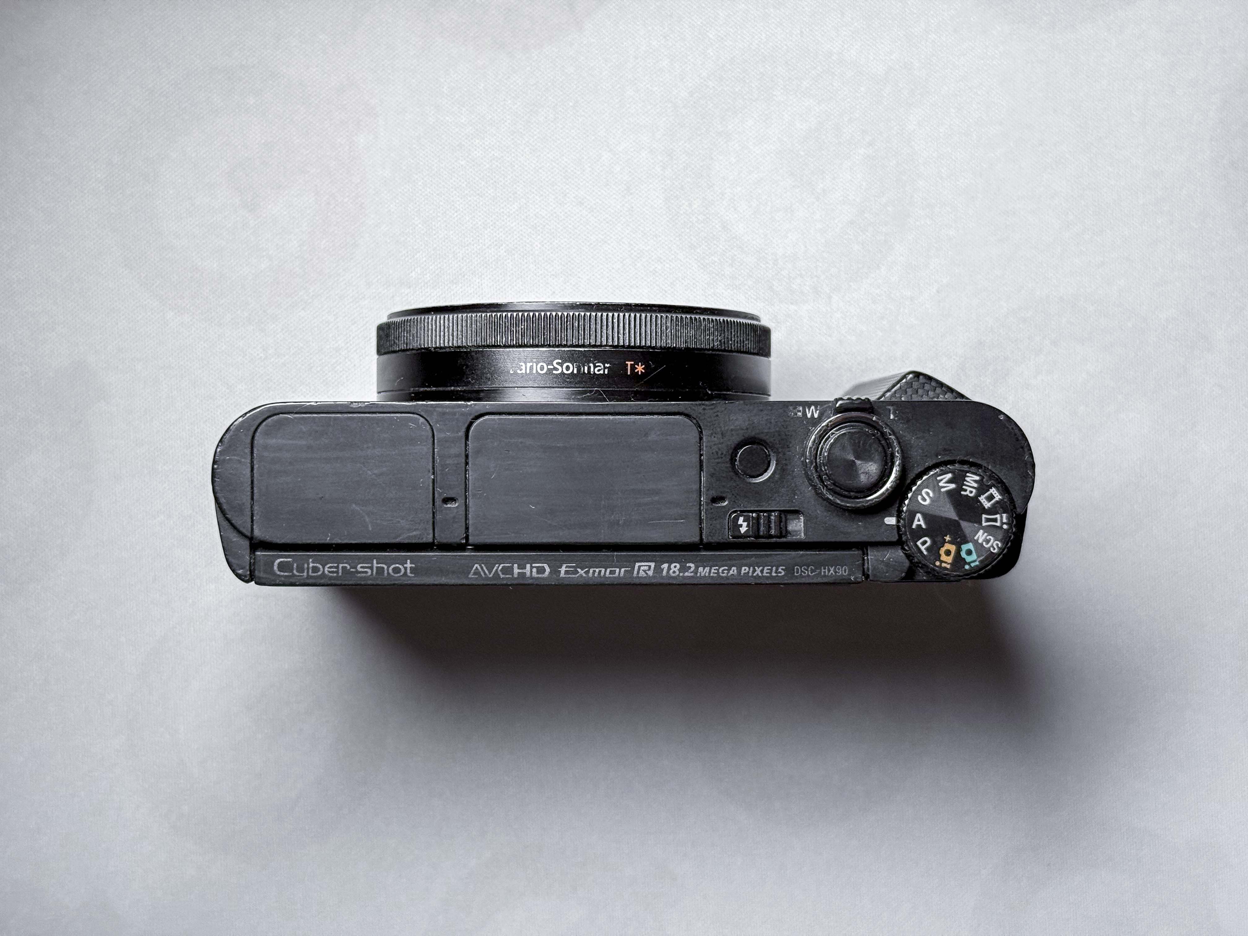 Sony HX90 Cyber-Shot 30x Compact Camera - Working except for the flash, read