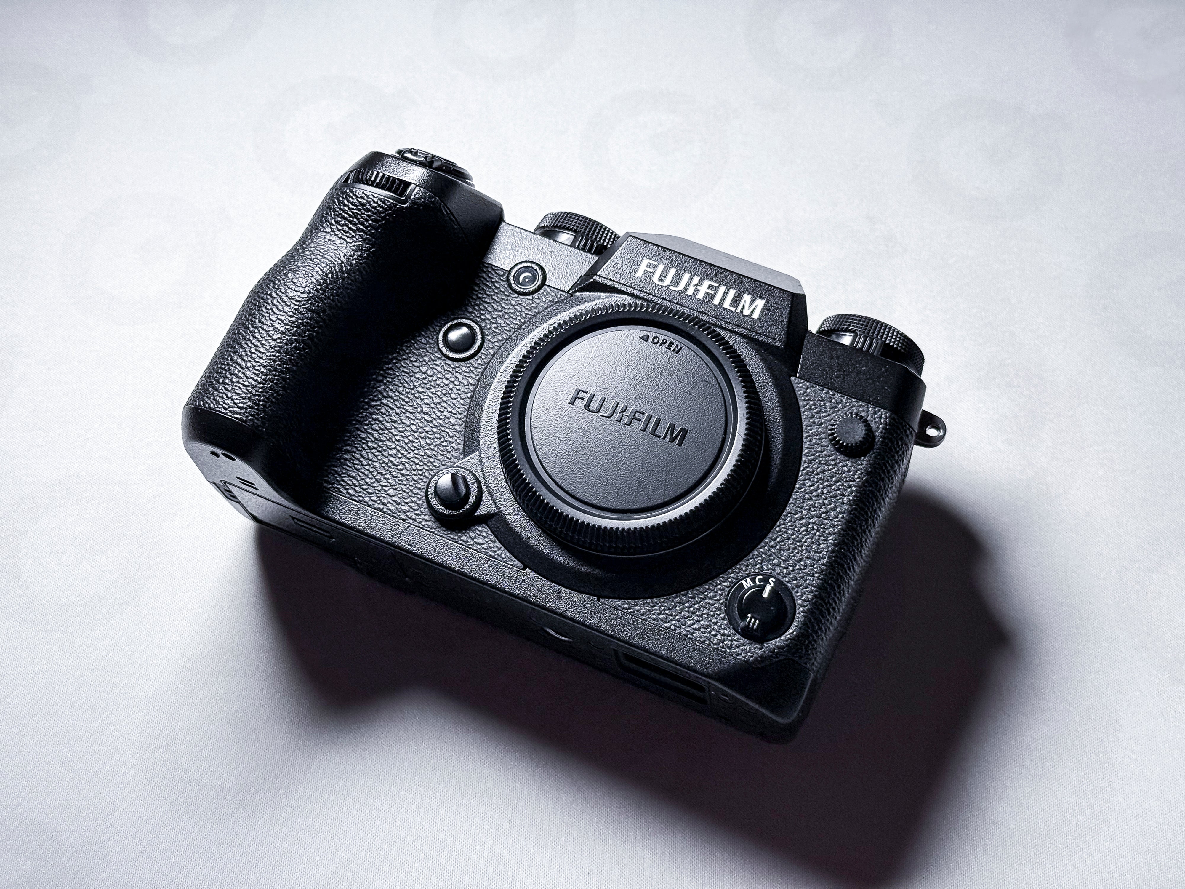 Fujifilm X-H1 Mirrorless Camera + BG - 1 Year Warranty, Excellent, Fuji XH1