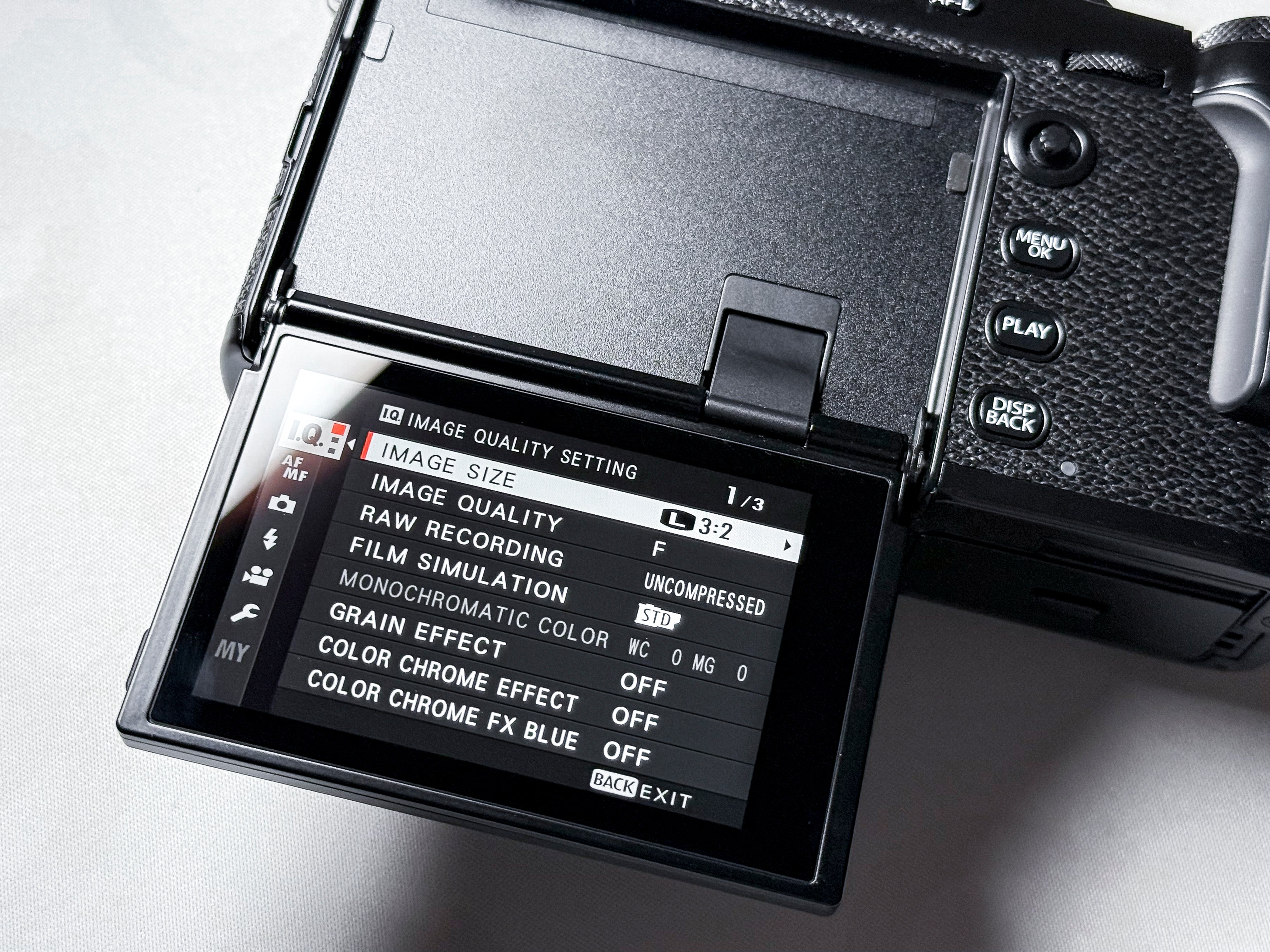 Fotocamera mirrorless Fujifilm X-Pro3: eccellente con 1 anno di garanzia