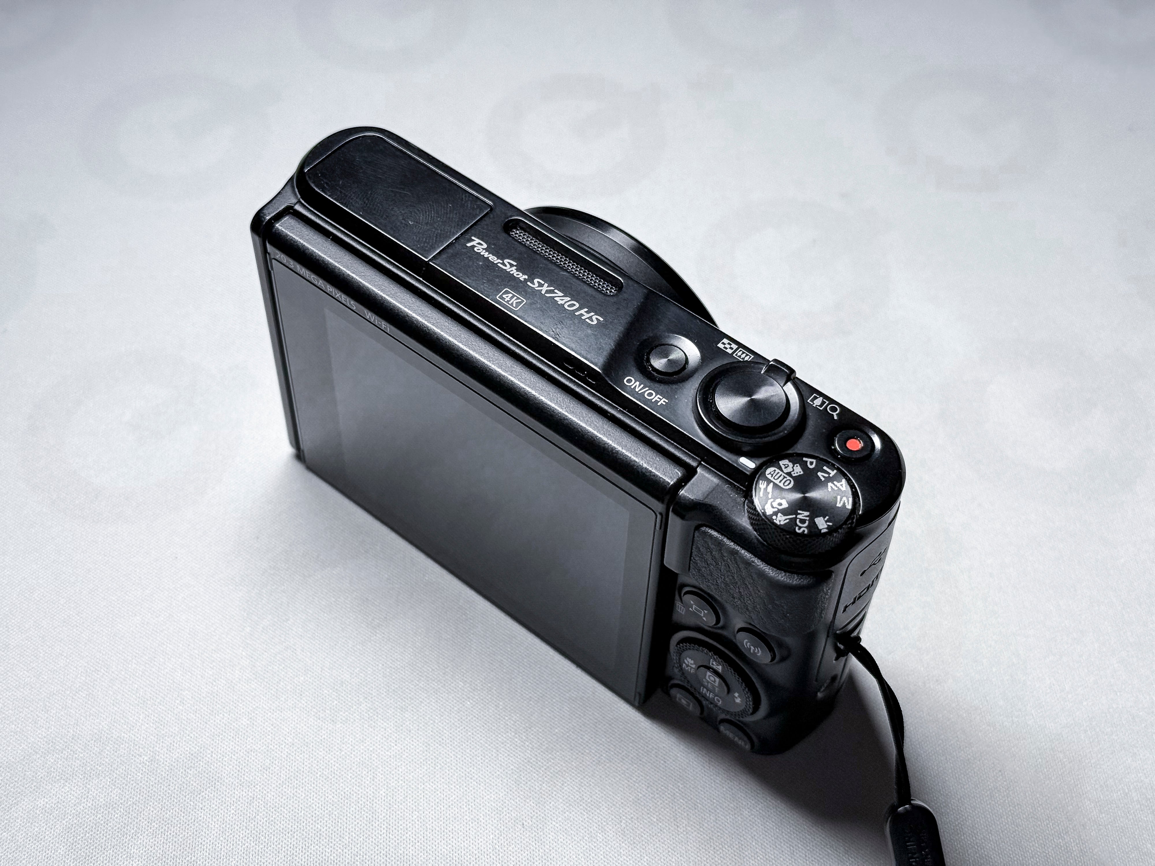 Canon SX740 HS Powershot Compact Camera 40x Zoom - 1 Year Warranty, Near Mint