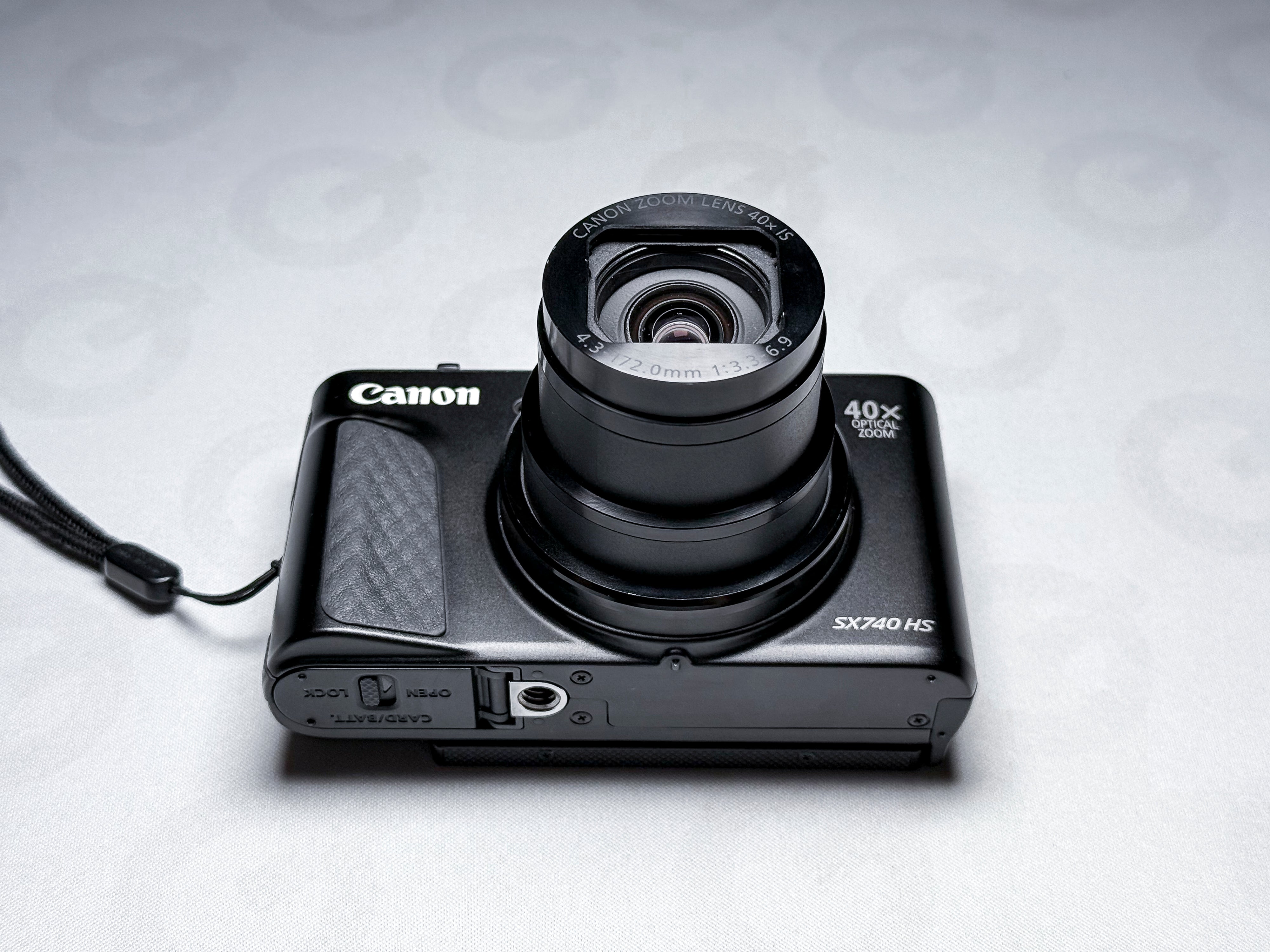 Canon SX740 HS Powershot Compact Camera 40x Zoom - 1 Year Warranty, Near Mint