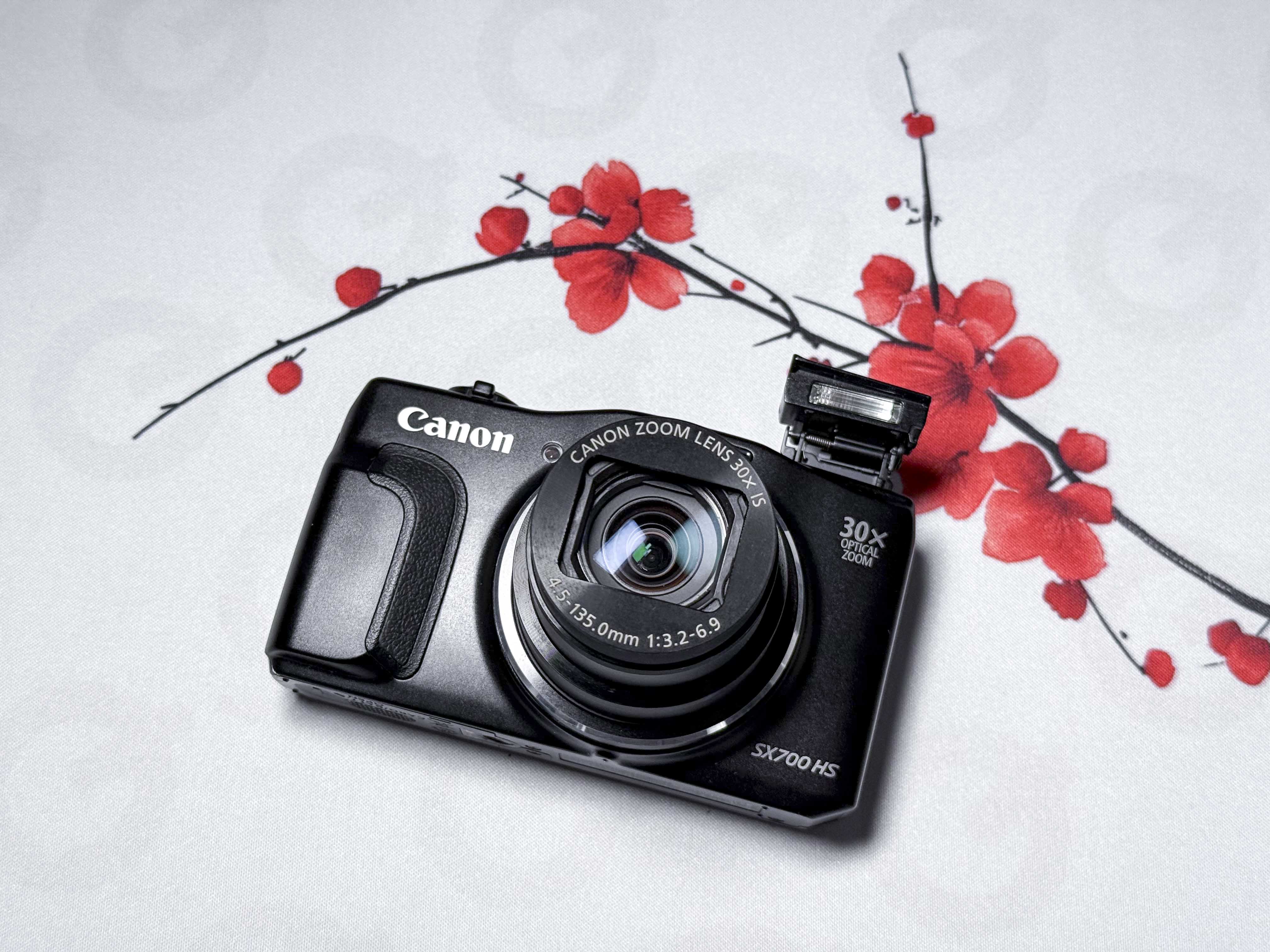 Fotocamera compatta Canon SX700 HS con zoom 30x - Garanzia di 1 anno, eccellente