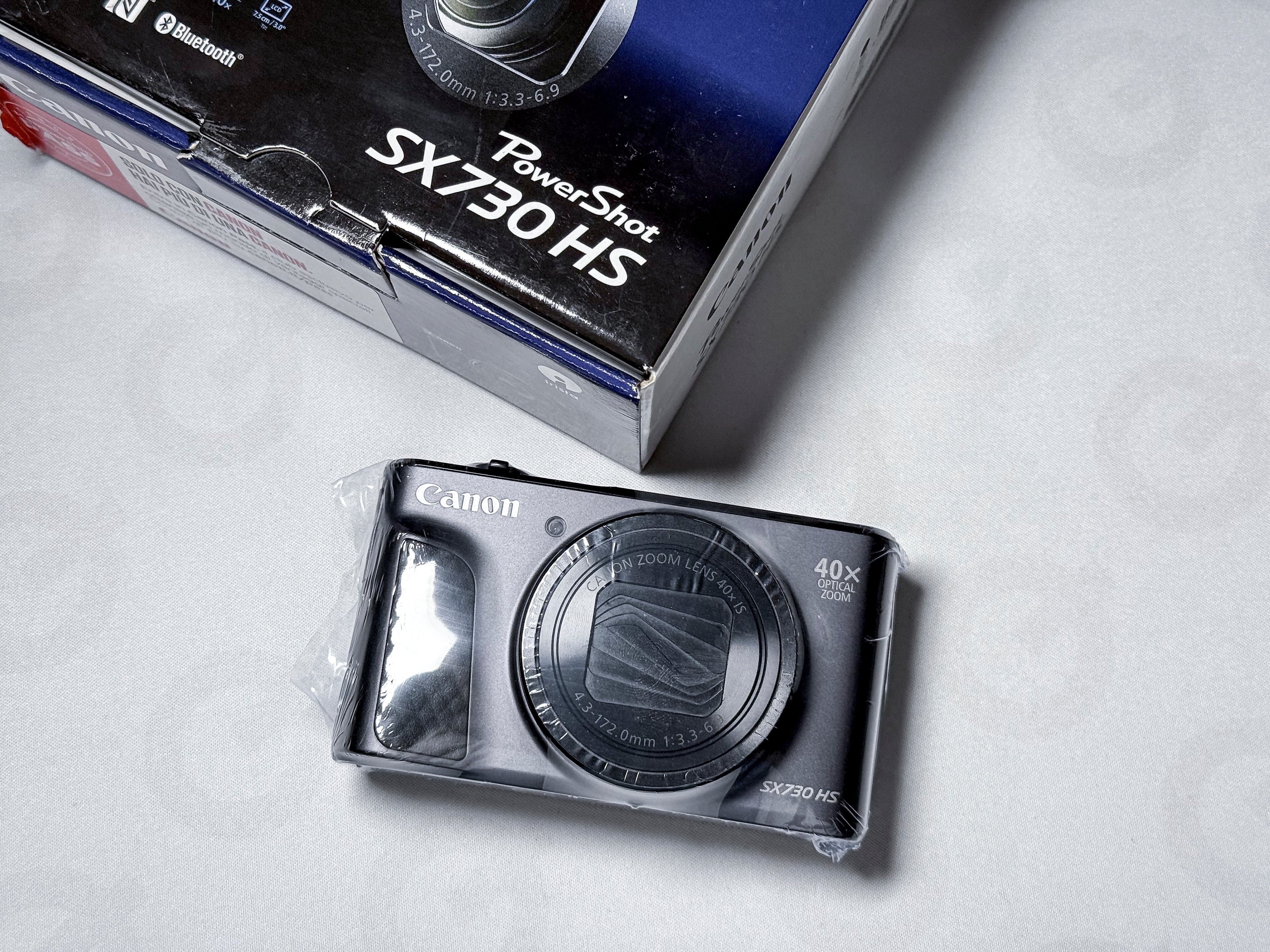 Canon SX730 HS Powershot Compact Camera 40x Zoom - 1 Year Warranty, Near Mint