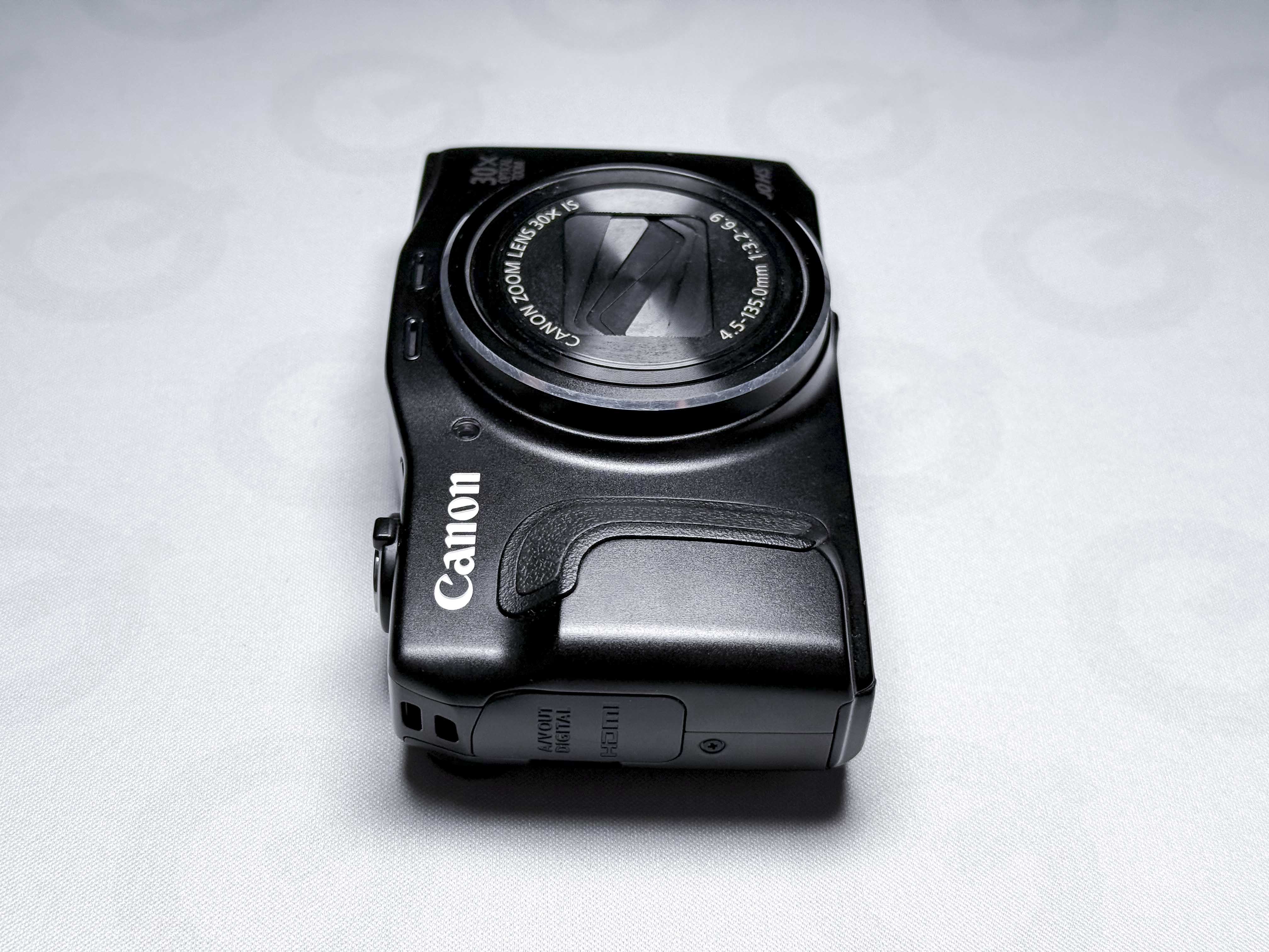 Fotocamera compatta Canon SX700 HS con zoom 30x - Garanzia di 1 anno, eccellente