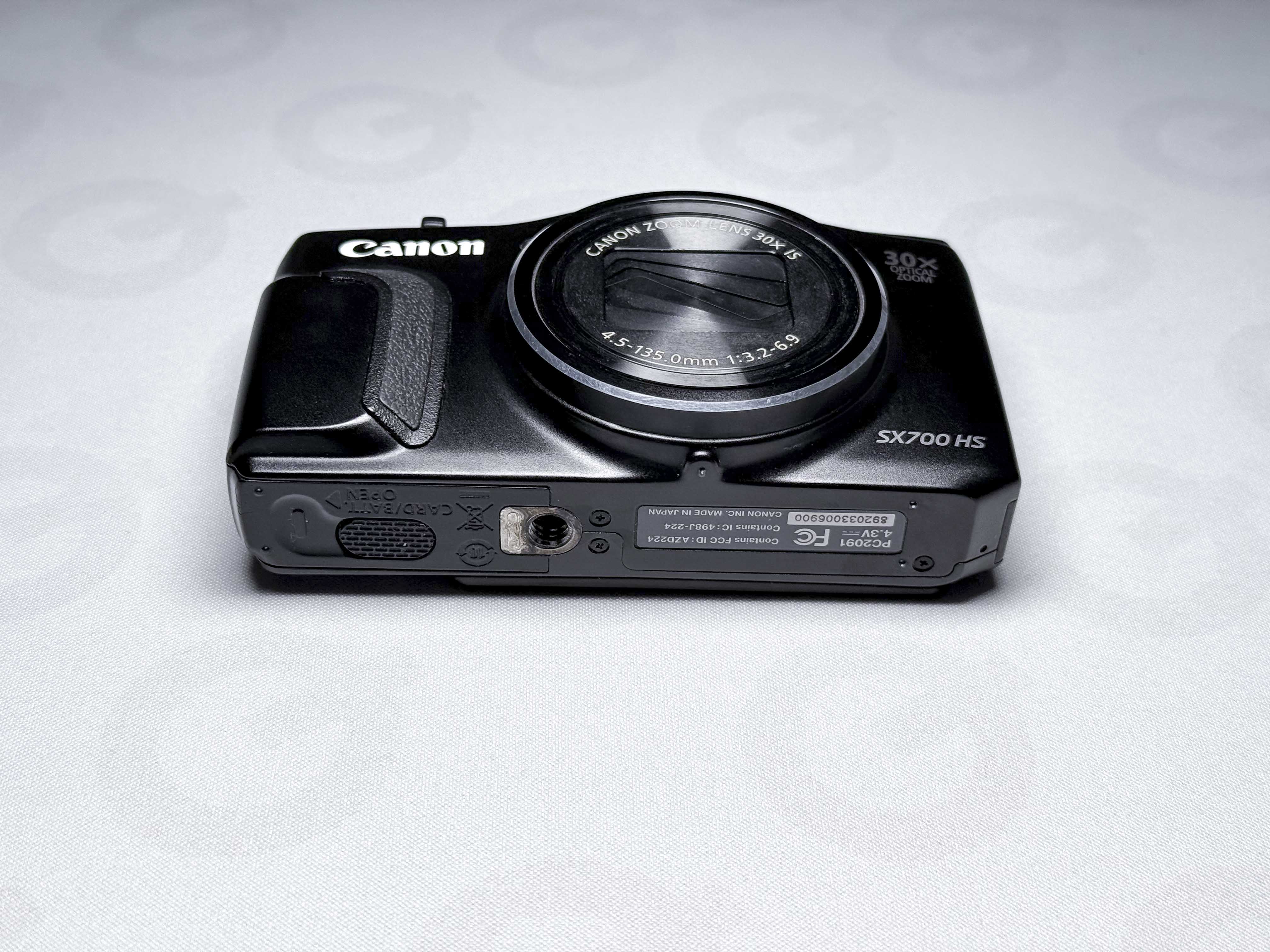 Fotocamera compatta Canon SX700 HS con zoom 30x - Garanzia di 1 anno, eccellente