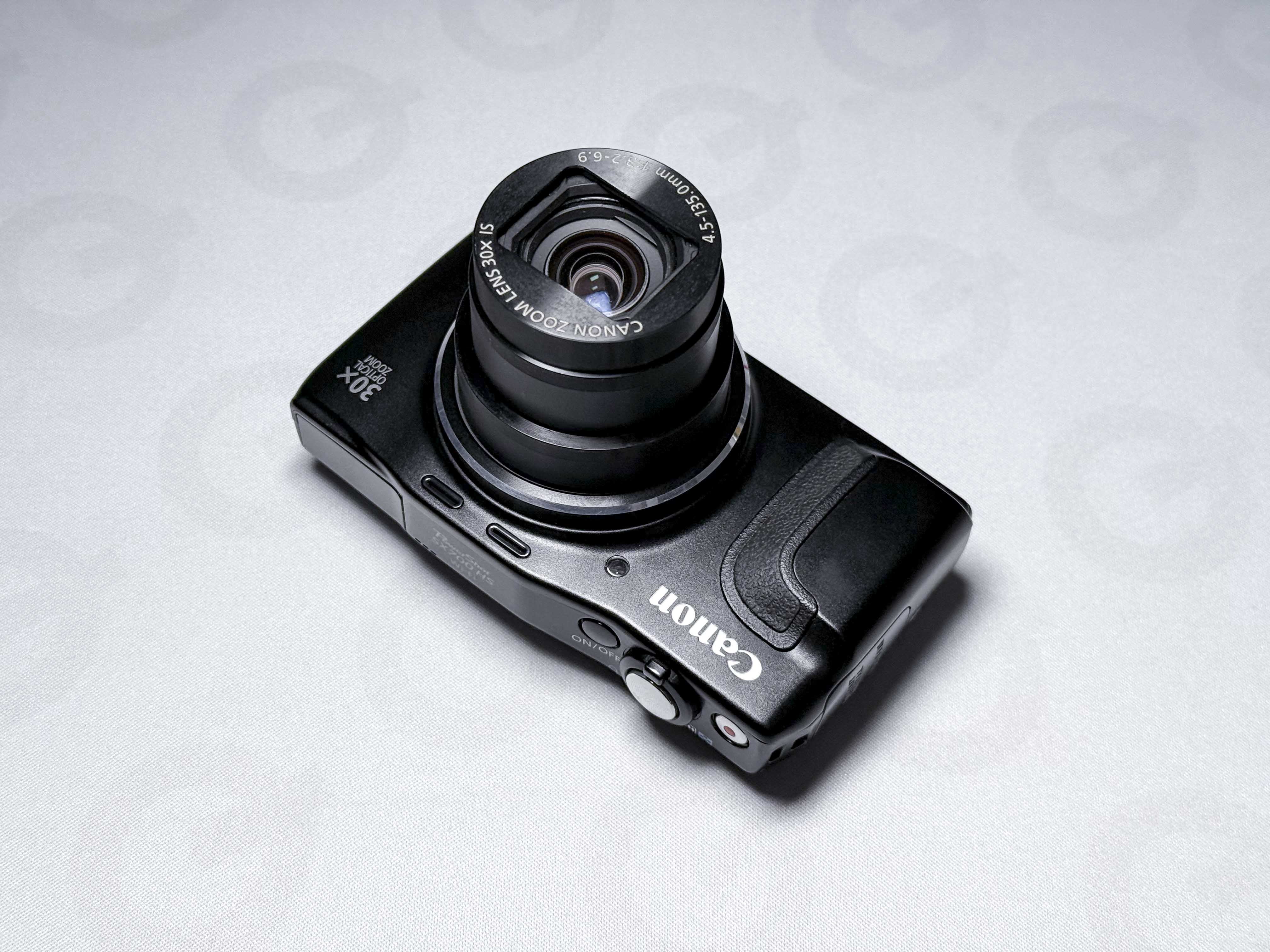 Fotocamera compatta Canon SX700 HS con zoom 30x - Garanzia di 1 anno, eccellente