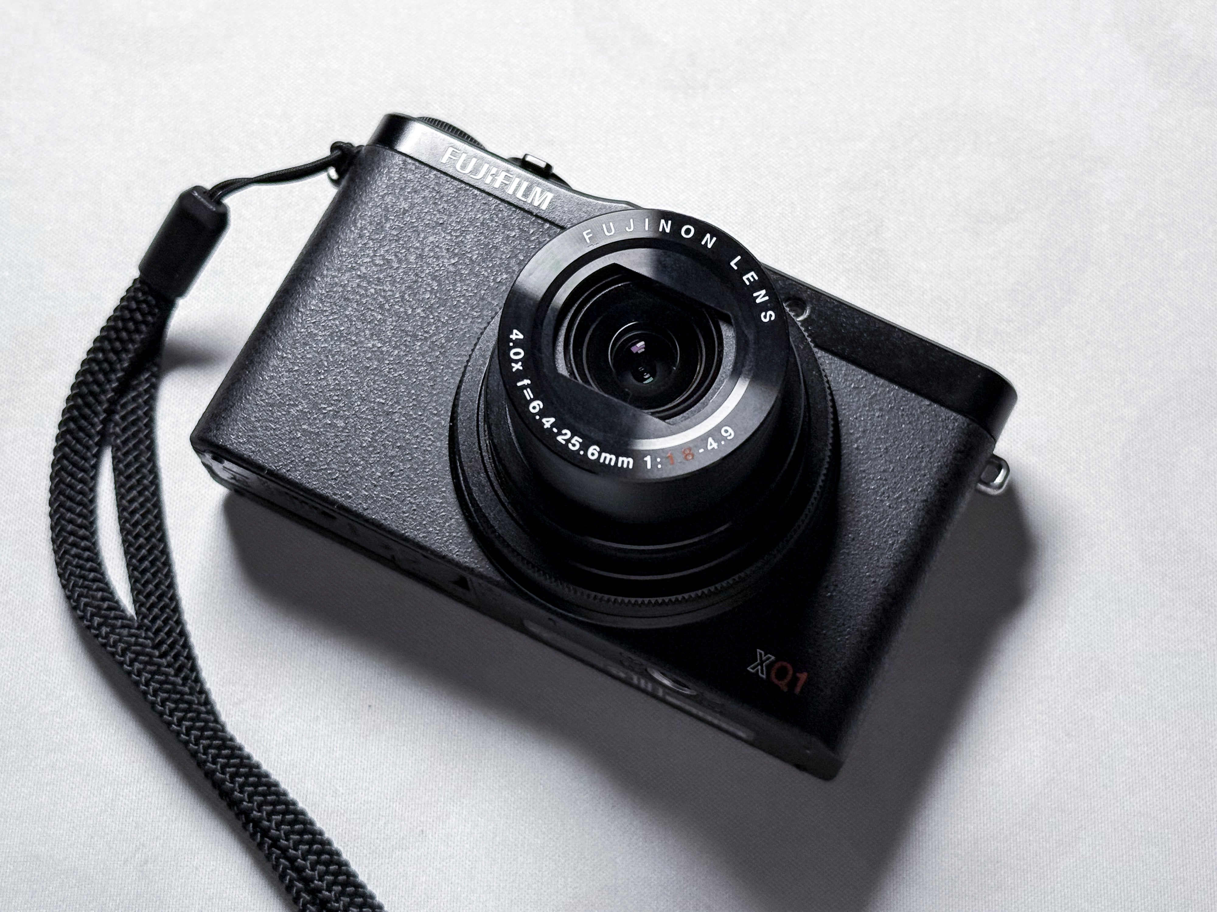 Fujifilm XQ1 X-Trans Compact Camera 12mpx Zoom - Working, Read Fuji X-Q1