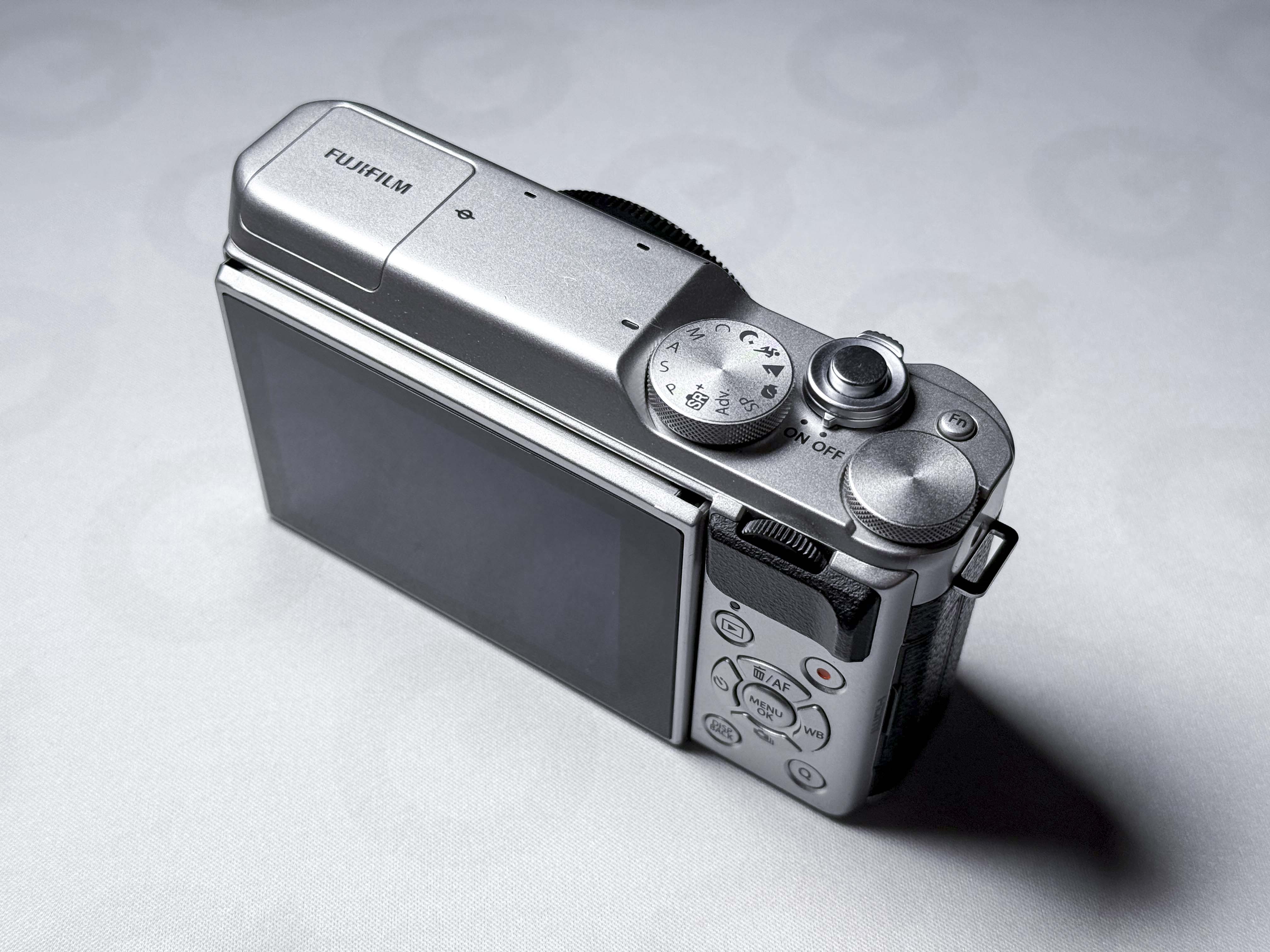 Fujifilm X-A10 + 16-50mm OIS II Mirrorless - 1 Year Warranty - Fuji XA10