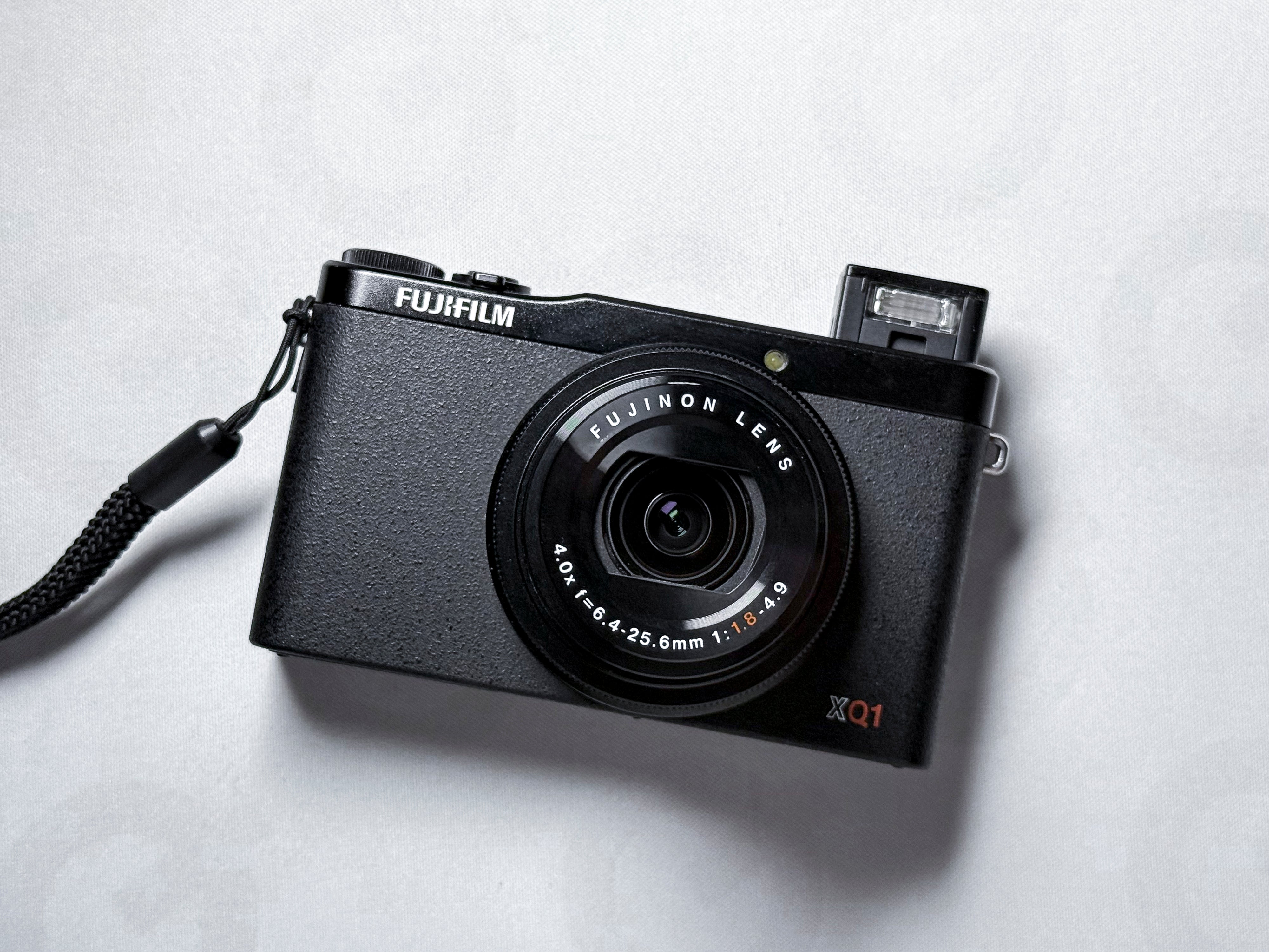Fujifilm XQ1 X-Trans Compact Camera 12mpx Zoom - Working, Read Fuji X-Q1