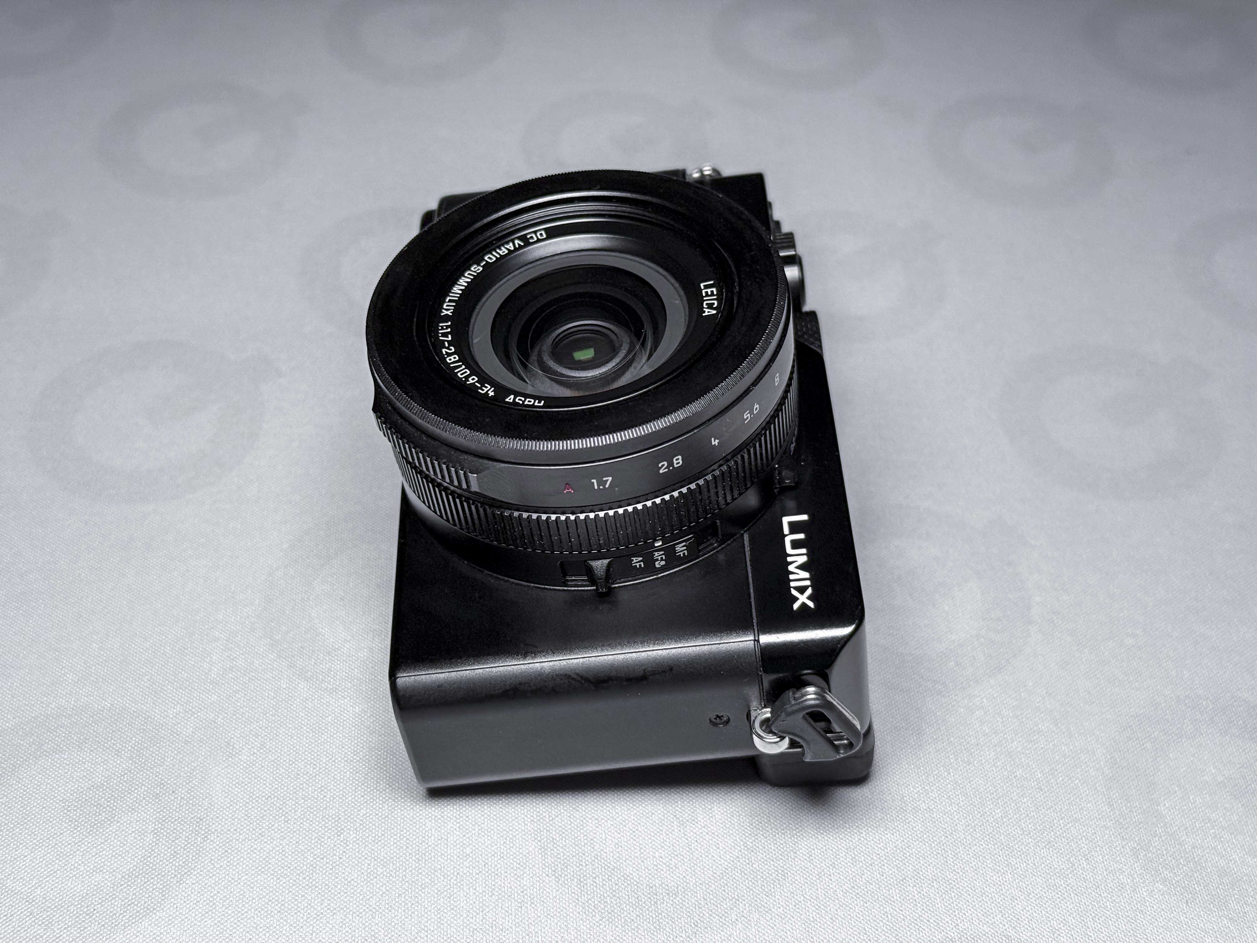 Panasonic Lumix LX100 II (uguale a Leica D-Lux 7) - 1 anno di garanzia, eccellente