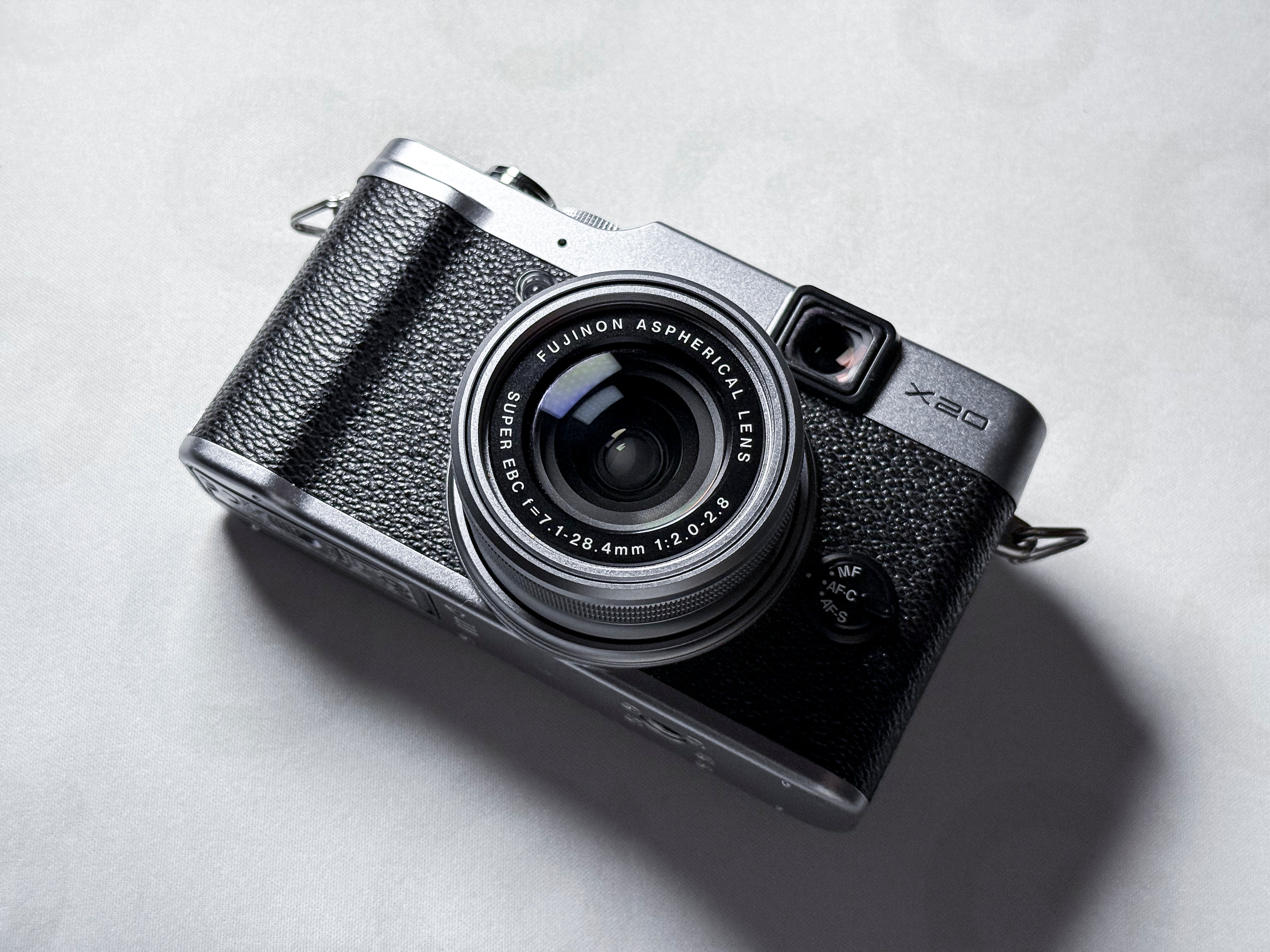 Fotocamera digitale Fujifilm X20 con custodia - Garanzia di 1 anno, eccellente