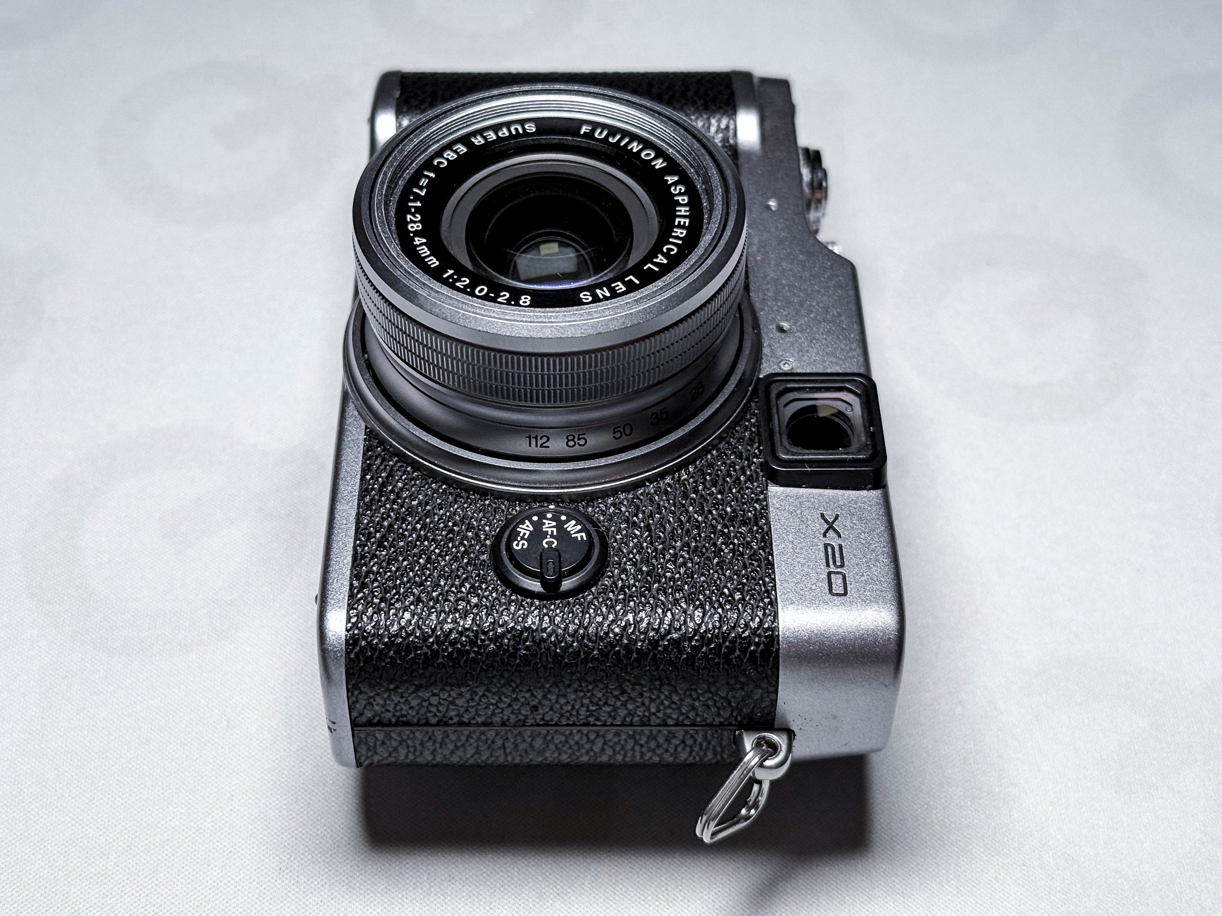 Fotocamera digitale Fujifilm X20 con custodia - Garanzia di 1 anno, eccellente
