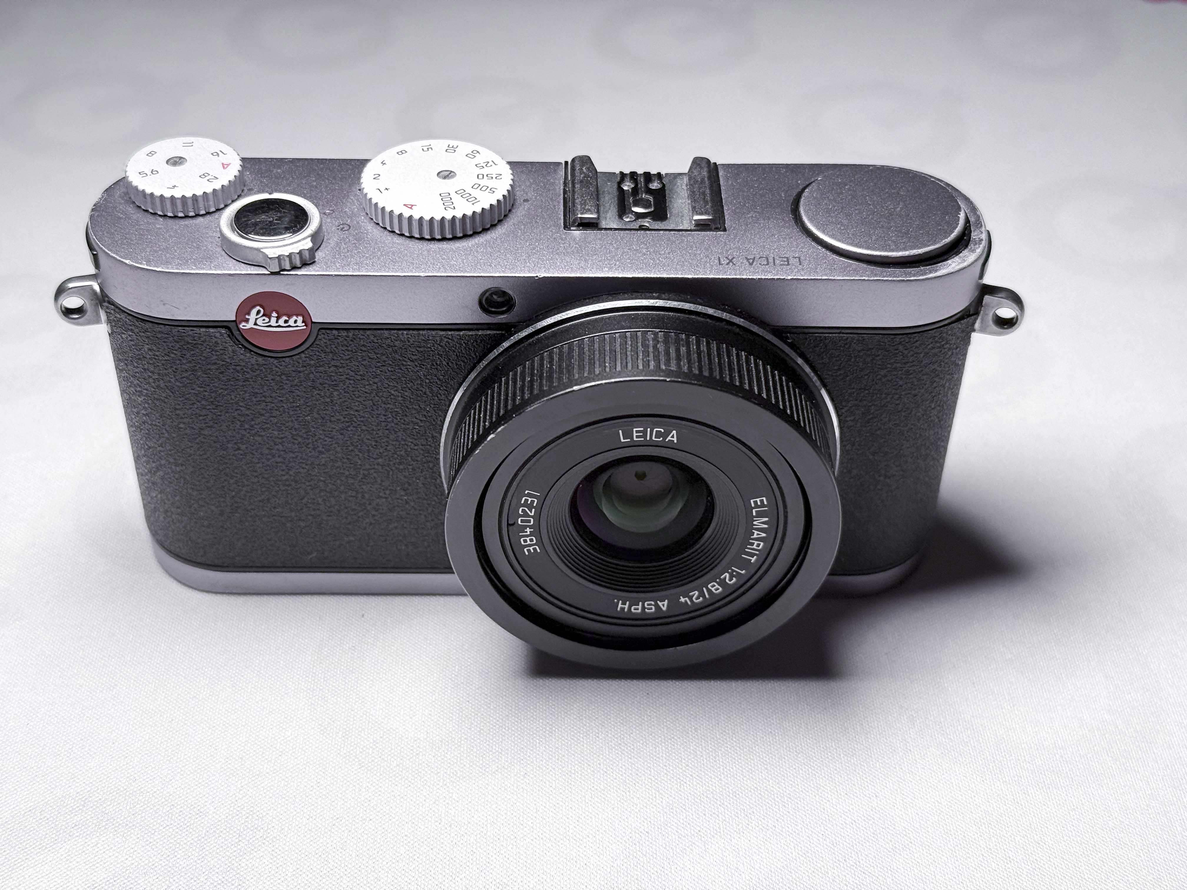 Leica X1 APS-C Digital Camera 36mm Elmarit - Works, buttons issue, read