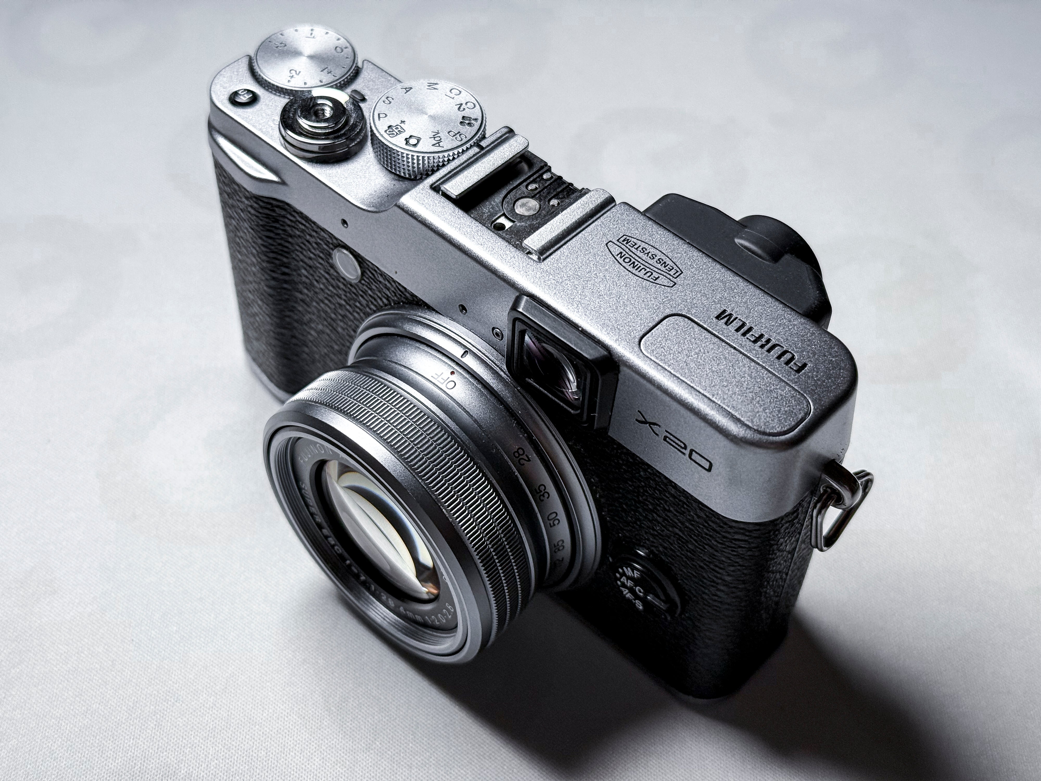 Fotocamera digitale Fujifilm X20 con custodia - Garanzia di 1 anno, eccellente
