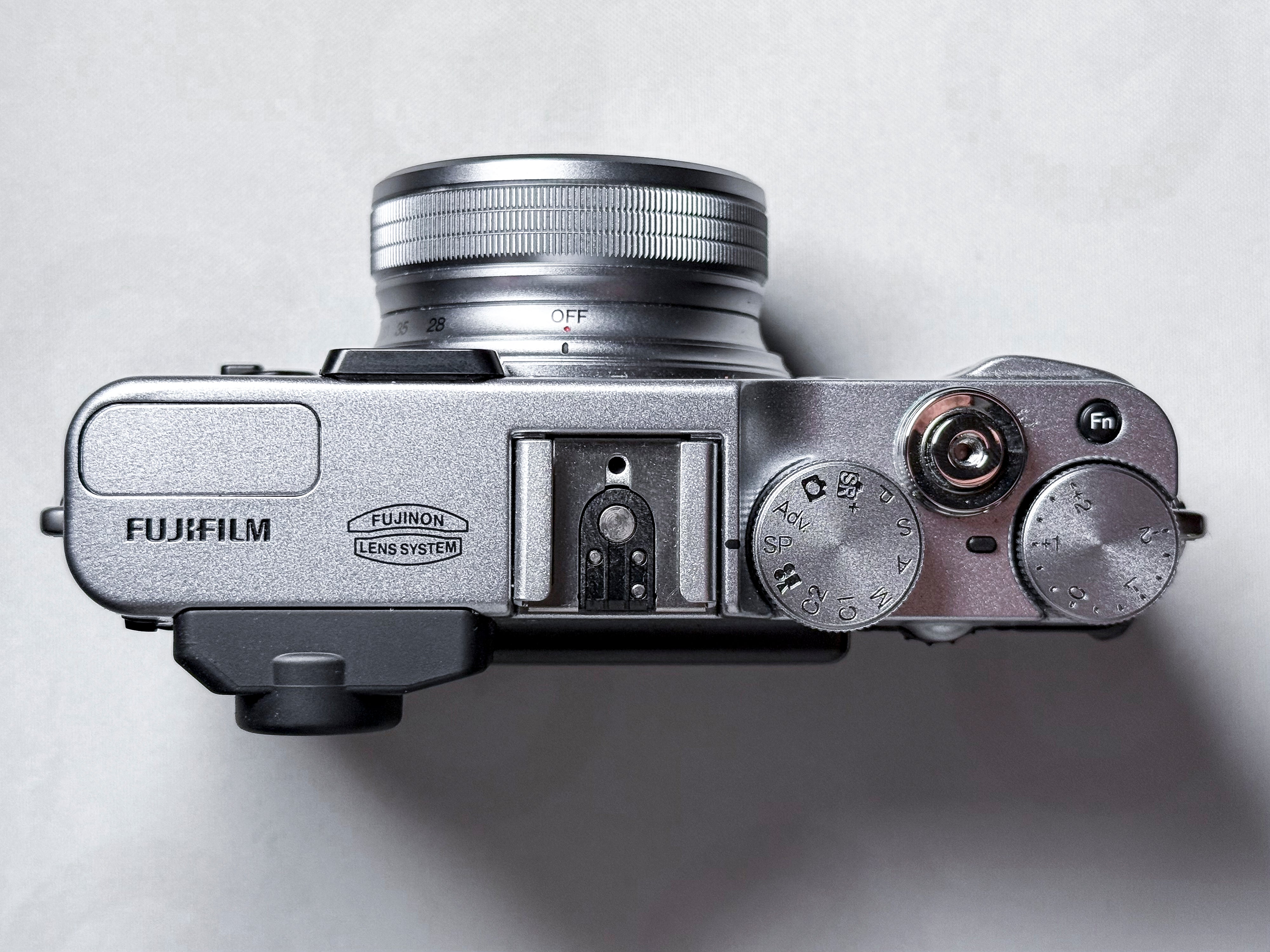 Fotocamera digitale Fujifilm X20 con custodia - Garanzia di 1 anno, eccellente