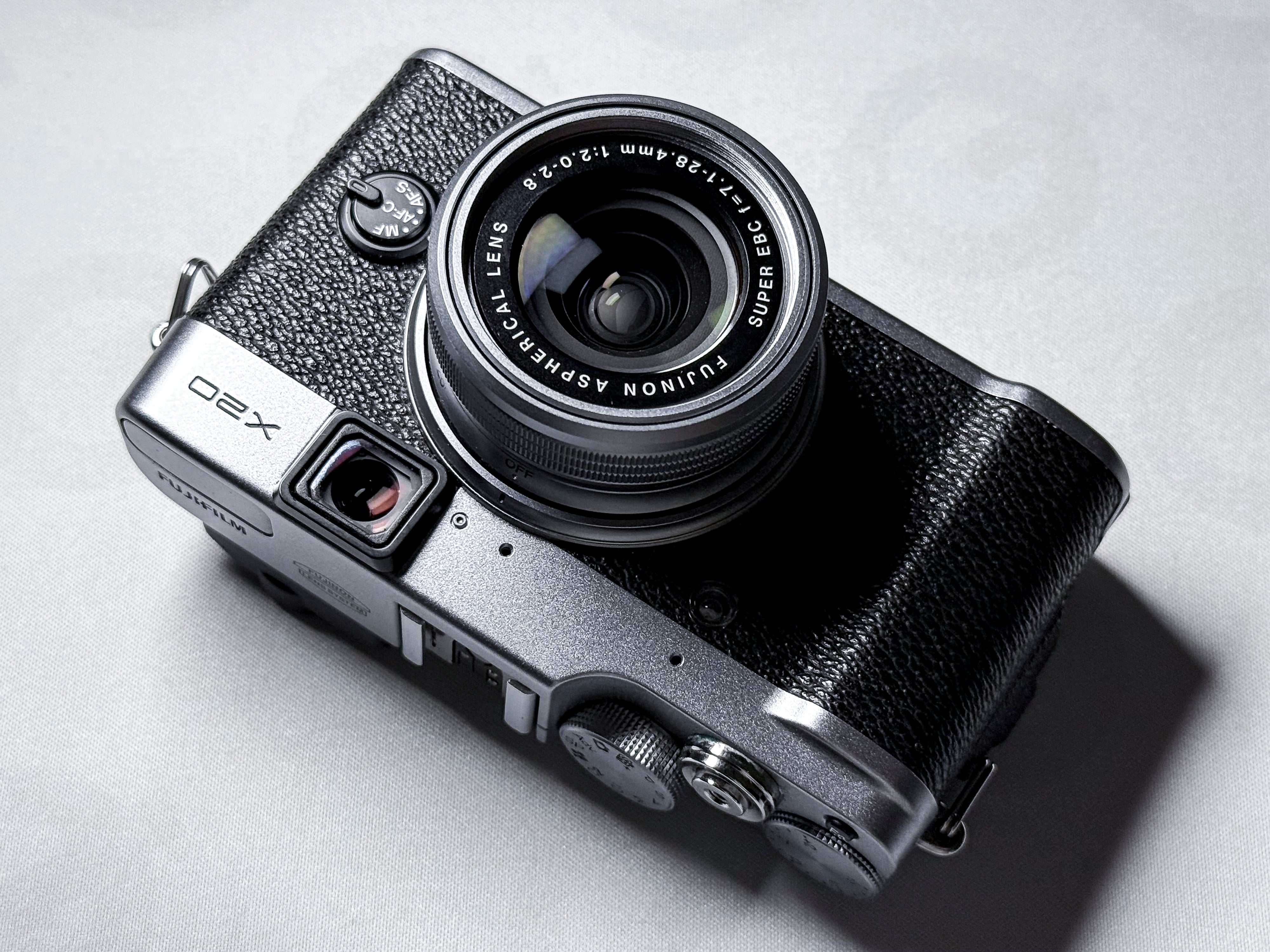 Fotocamera digitale Fujifilm X20 con custodia - Garanzia di 1 anno, eccellente