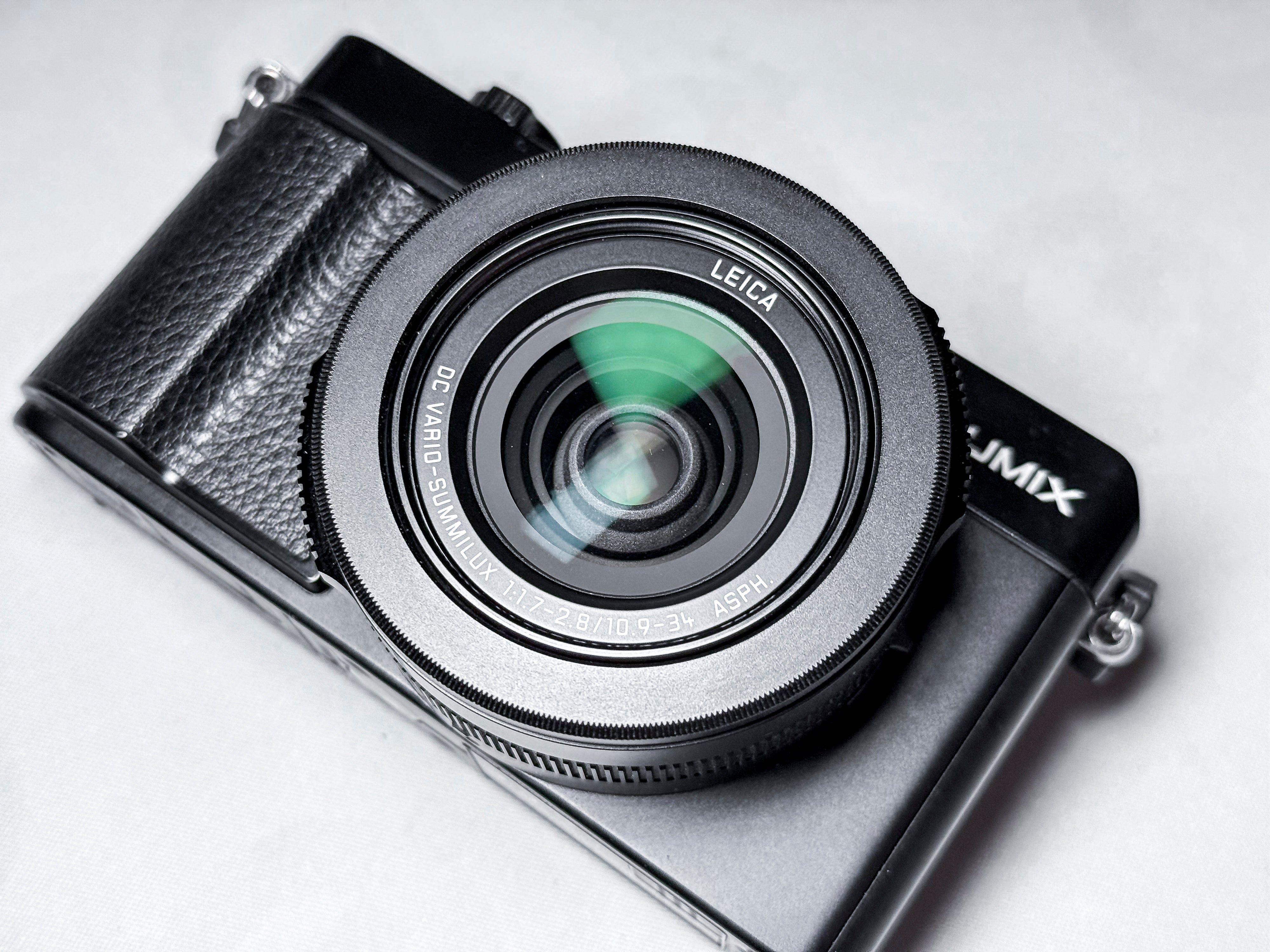 Panasonic Lumix LX100 II (Same as Leica D-Lux 7) - 1 Year Warranty, Excellent