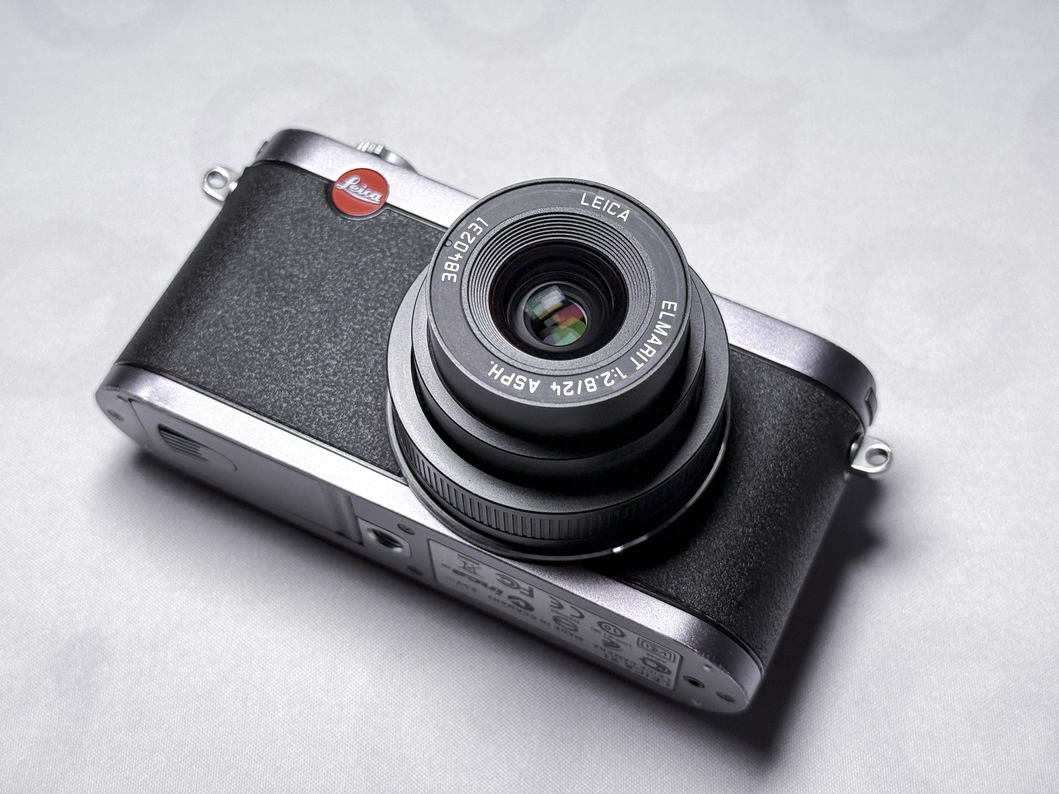 Leica X1 APS-C Digital Camera 36mm Elmarit - Works, buttons issue, read
