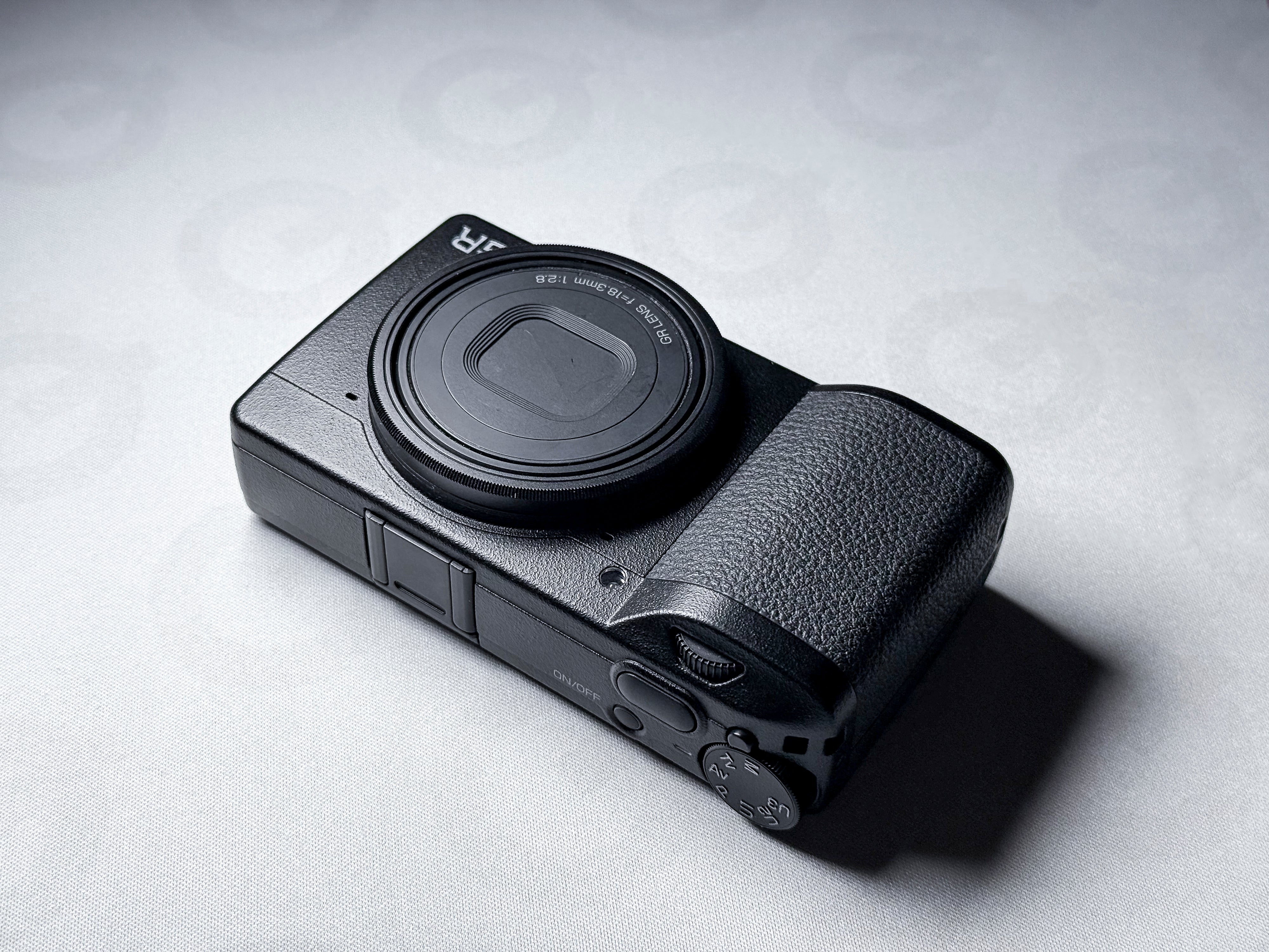 Ricoh GR III 28mm 24.2 Mpx APS-C Compact Camera 1 Year Warranty, Excellent GRIII