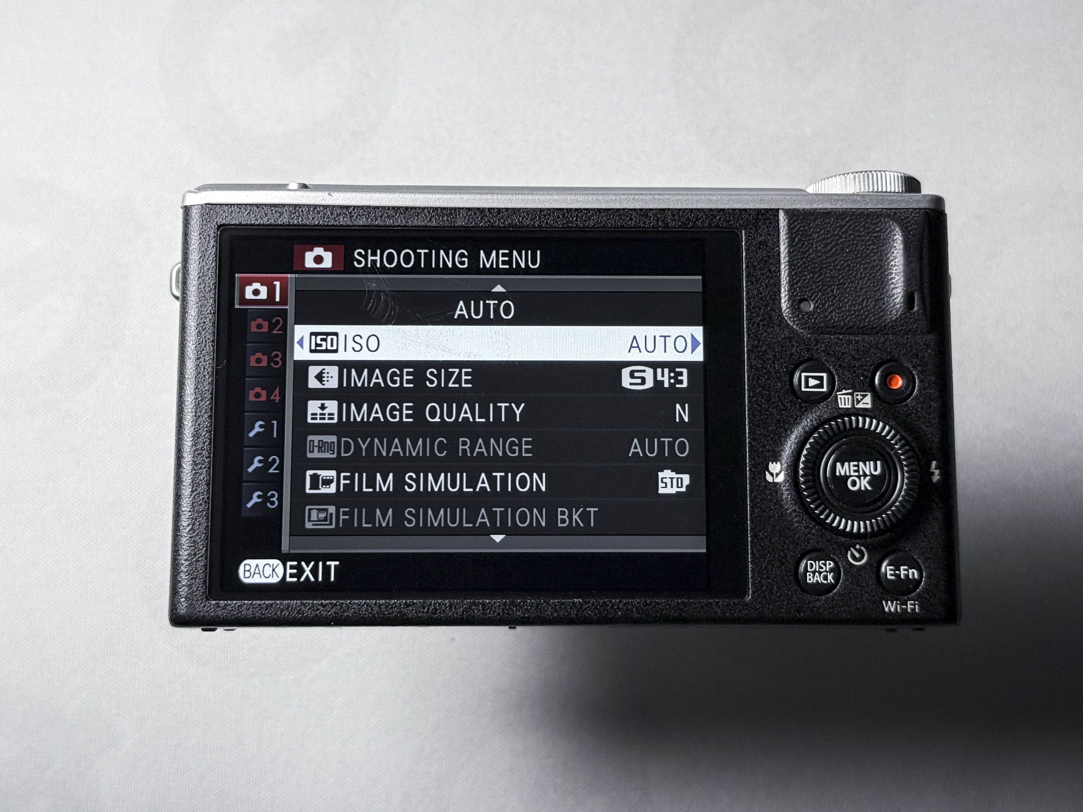 Fotocamera compatta Fujifilm XQ2 Sensore Fuji X-Trans, 1 anno di garanzia, eccellente XQ 2