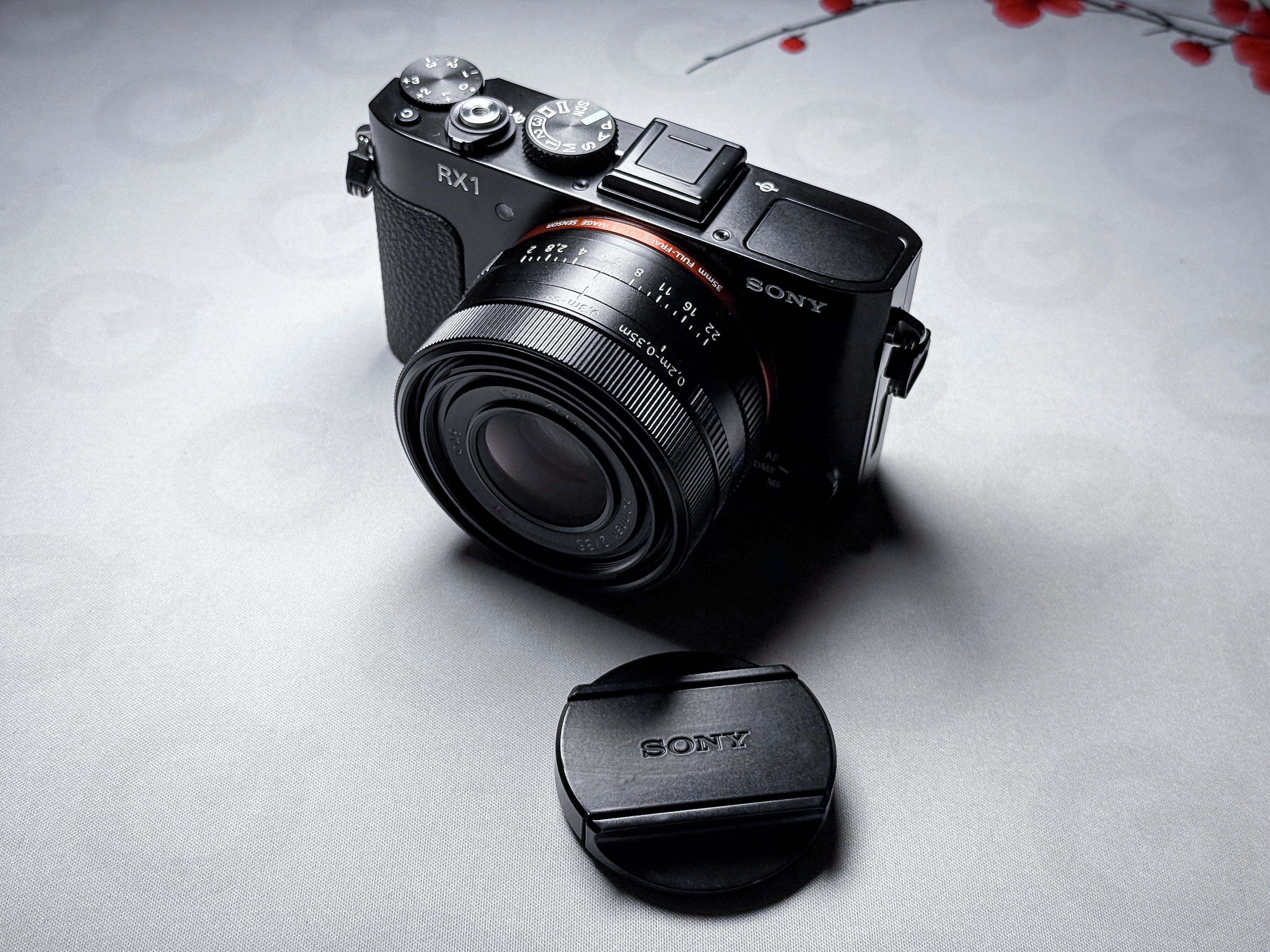 Sony RX1 Full Frame 35mm Zeiss Sonnar - 1 Year Warranty, Excellent