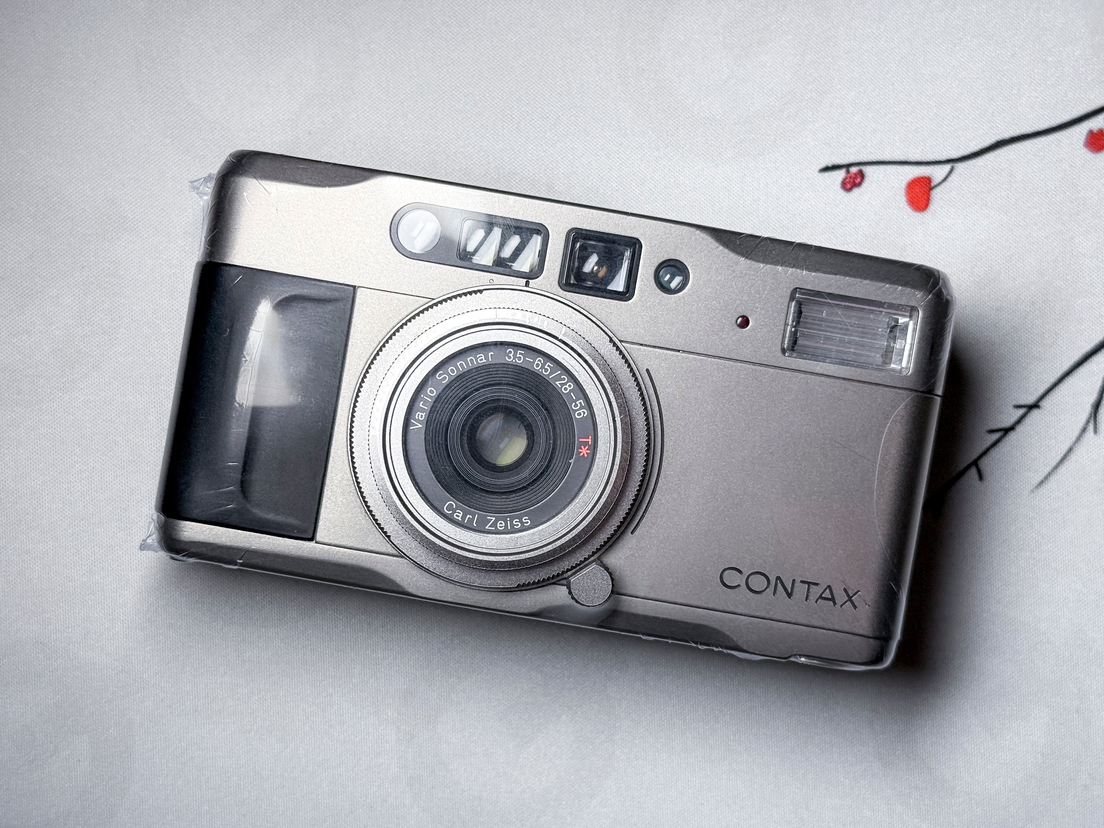Contax Tvs 35mm Compact Film Camera - For parts or repair, faulty T vs