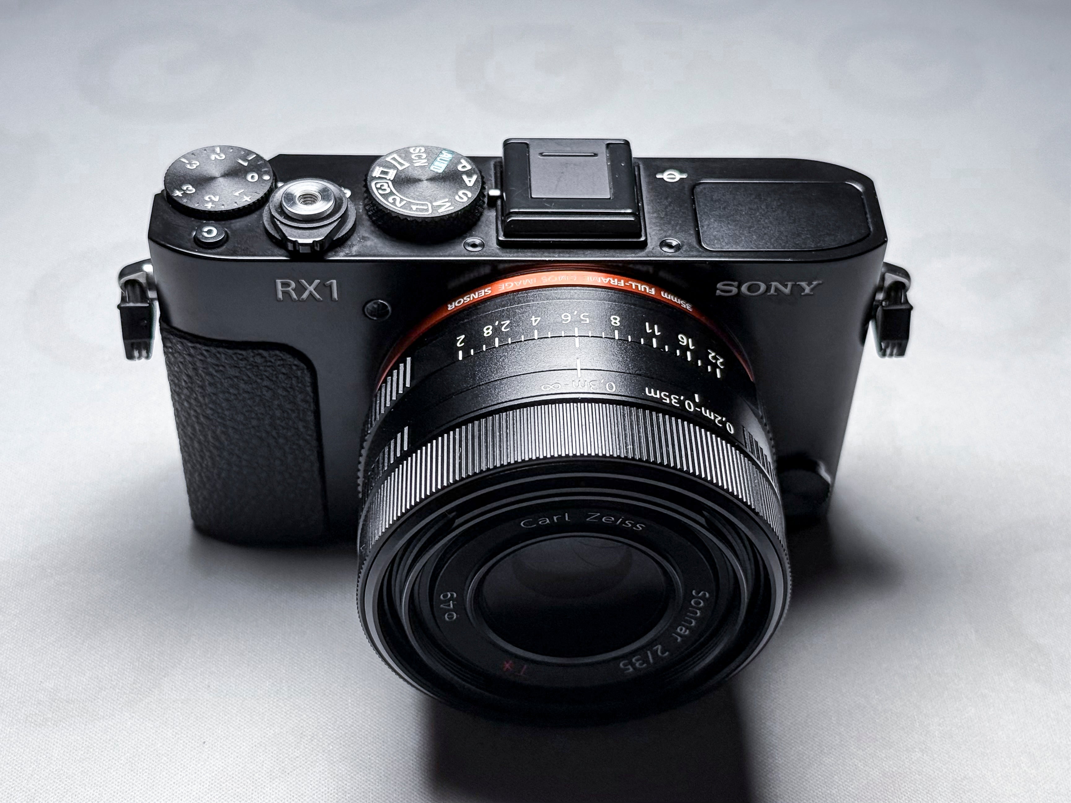 Sony RX1 Full Frame 35mm Zeiss Sonnar - 1 Year Warranty, Excellent