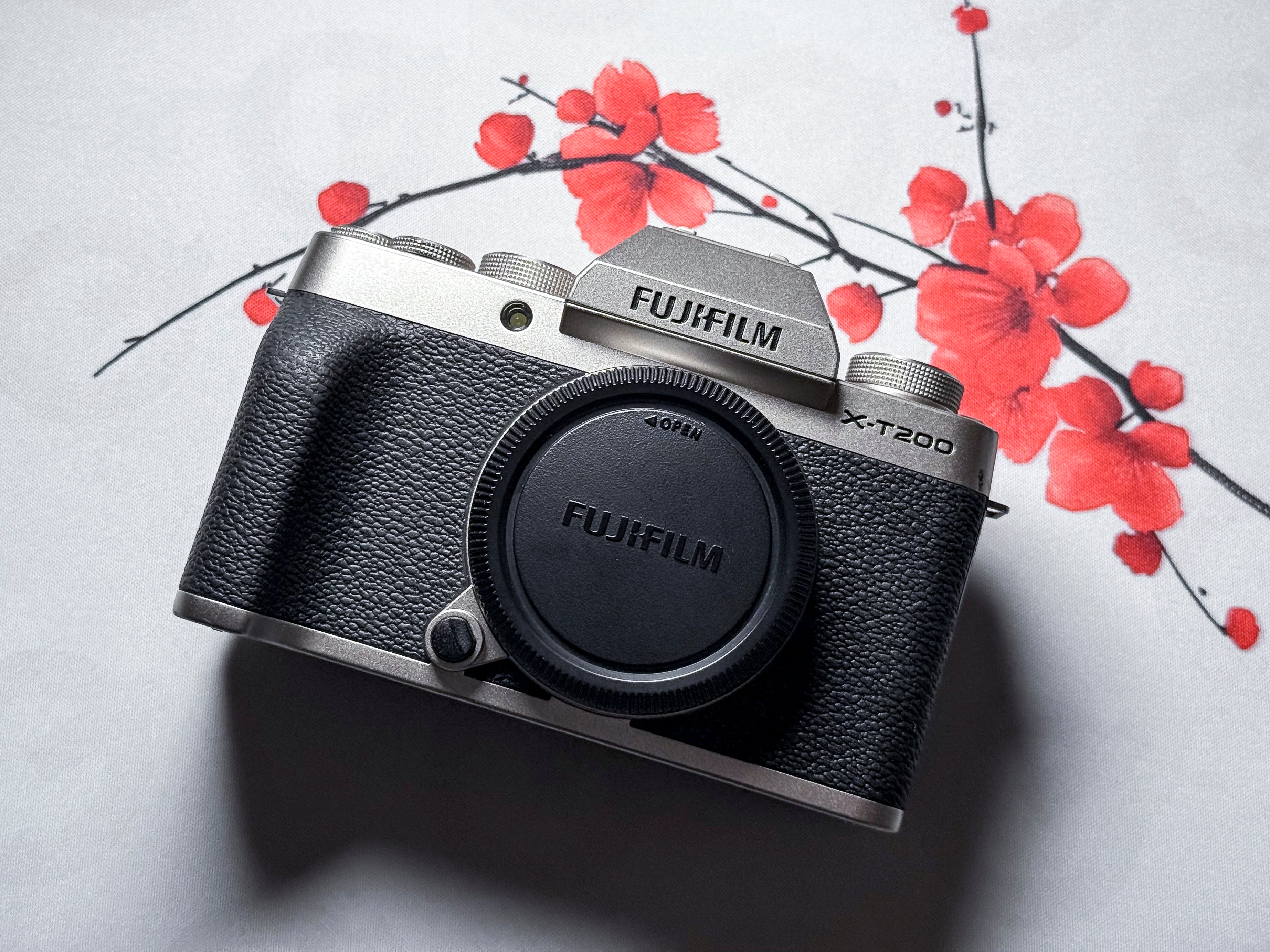 Fujifilm X-T200 APS-C Mirrorless - 1 Year Warranty, Perfectly Working Fuji XT200