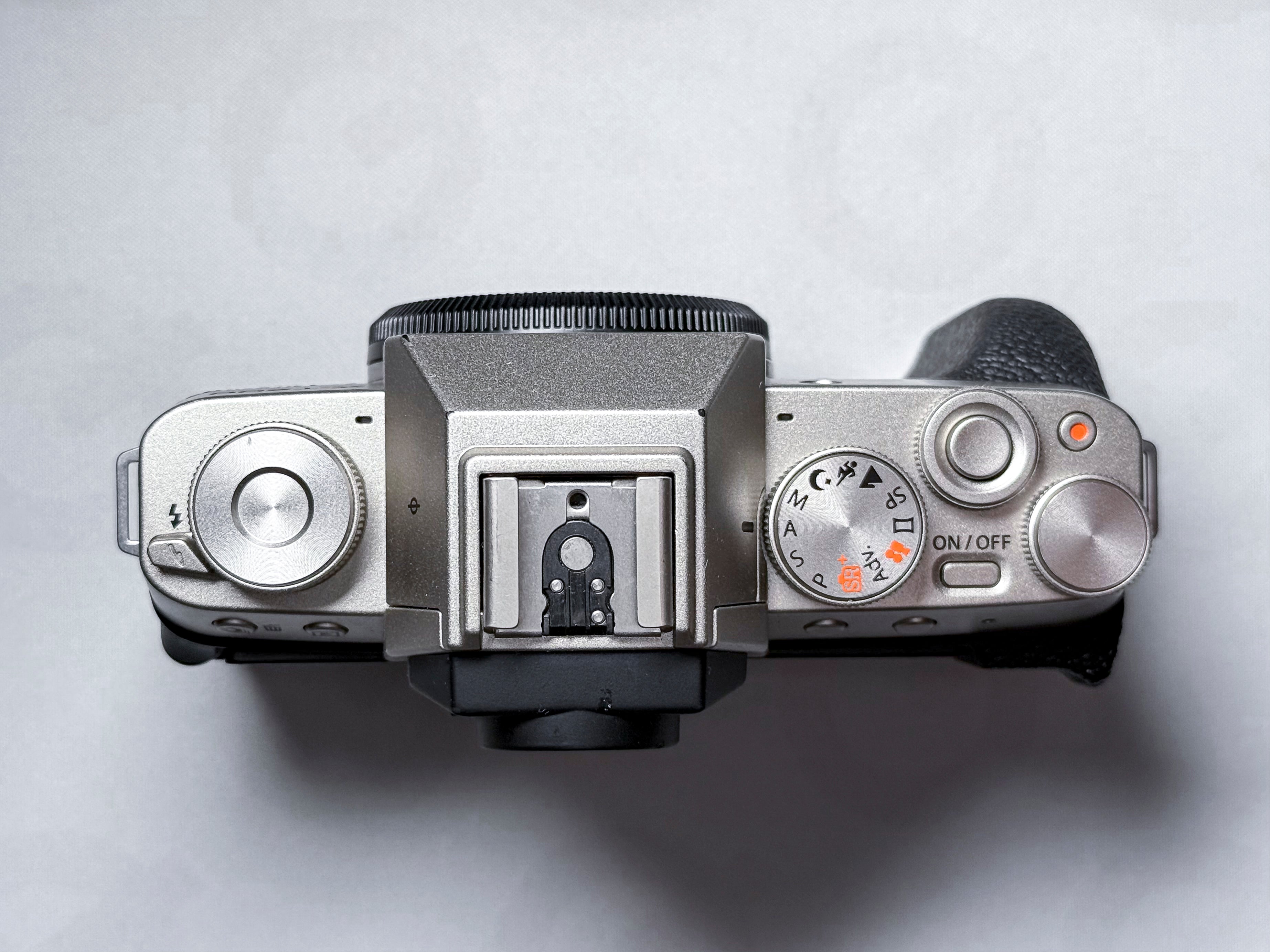 Fujifilm X-T200 APS-C Mirrorless - 1 Year Warranty, Perfectly Working Fuji XT200