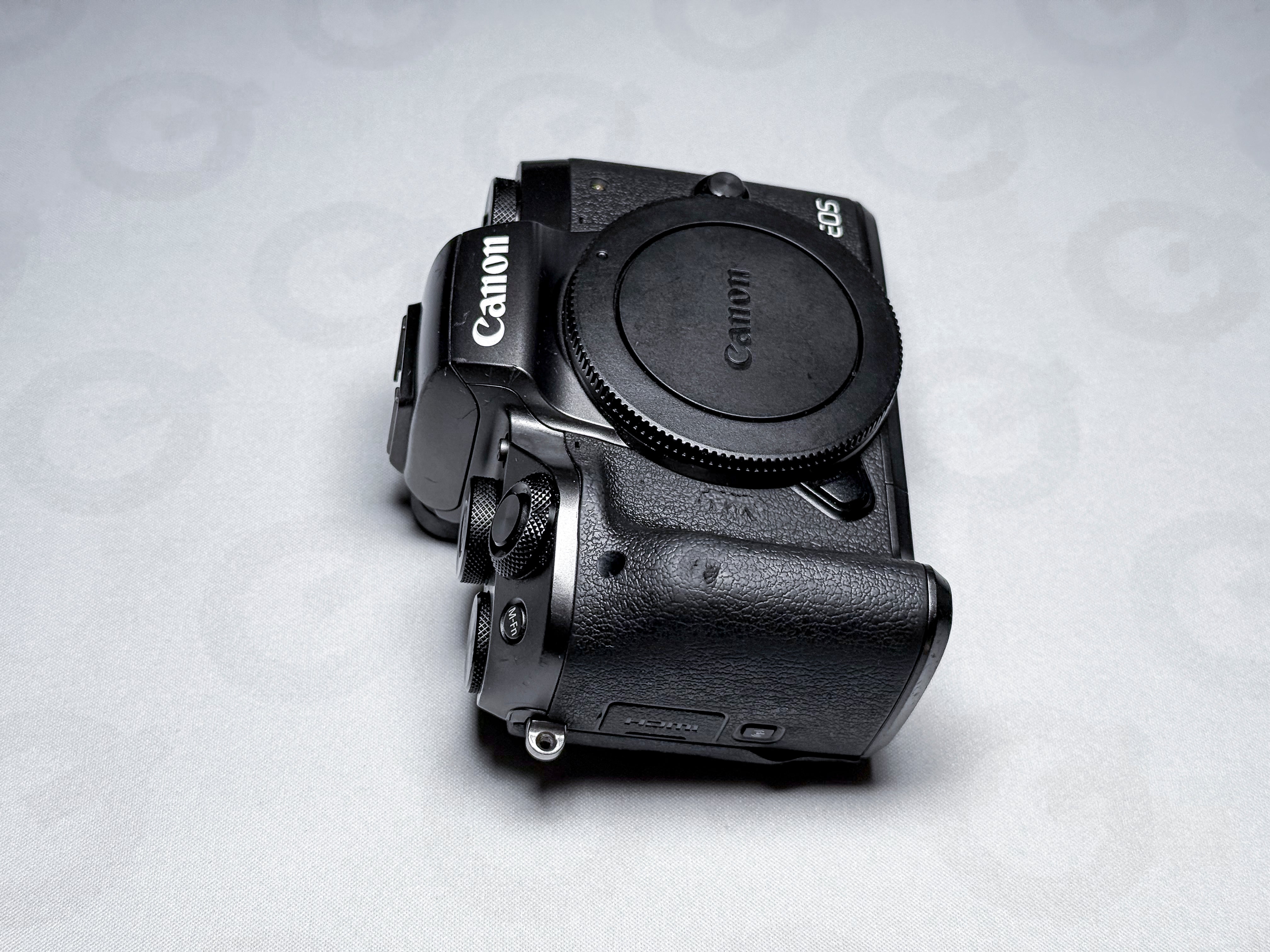 Canon M5 EOS Mirrorless Camera EF-M Body - 1 Year Warranty, Perfectly Working