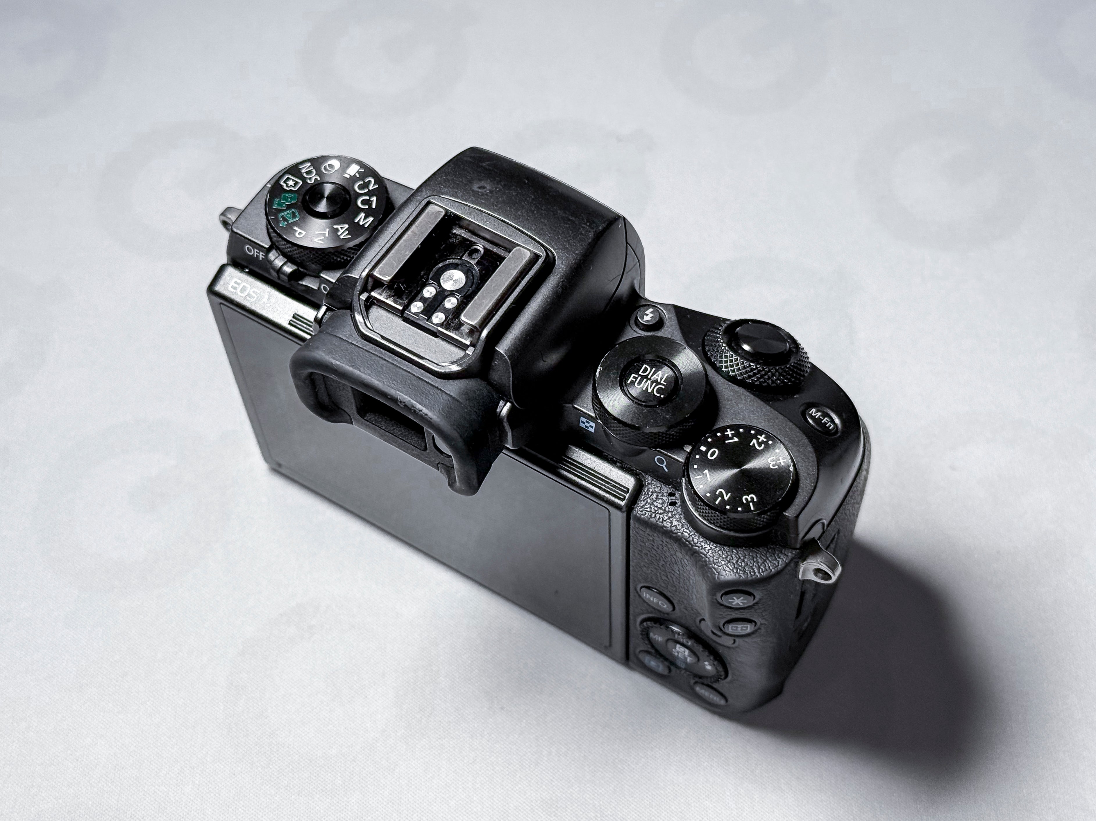Canon M5 EOS Mirrorless Camera EF-M Body - 1 Year Warranty, Perfectly Working