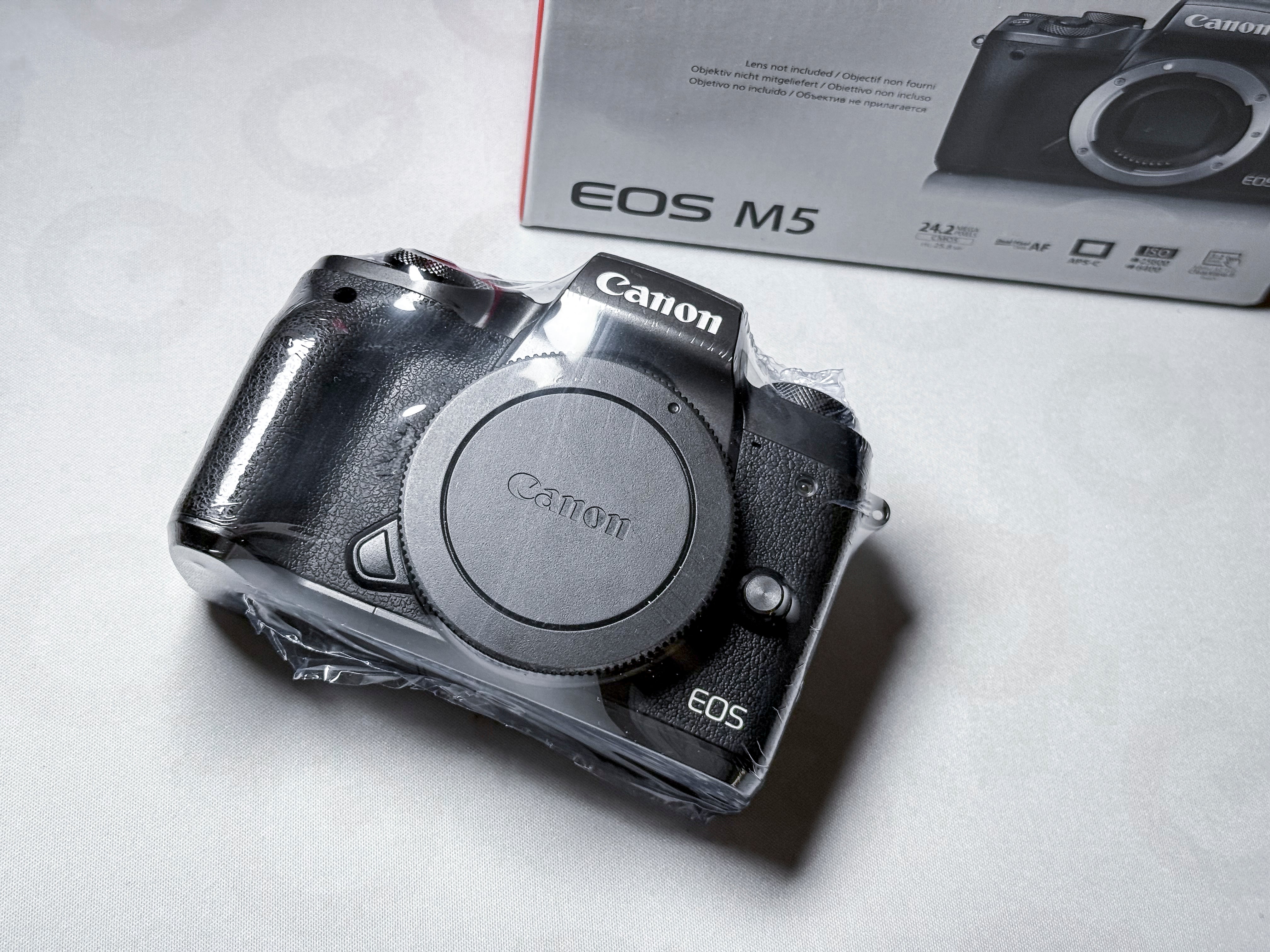 Canon M5 EOS Mirrorless Camera EF-M Body - 1 Year Warranty, Perfectly Working