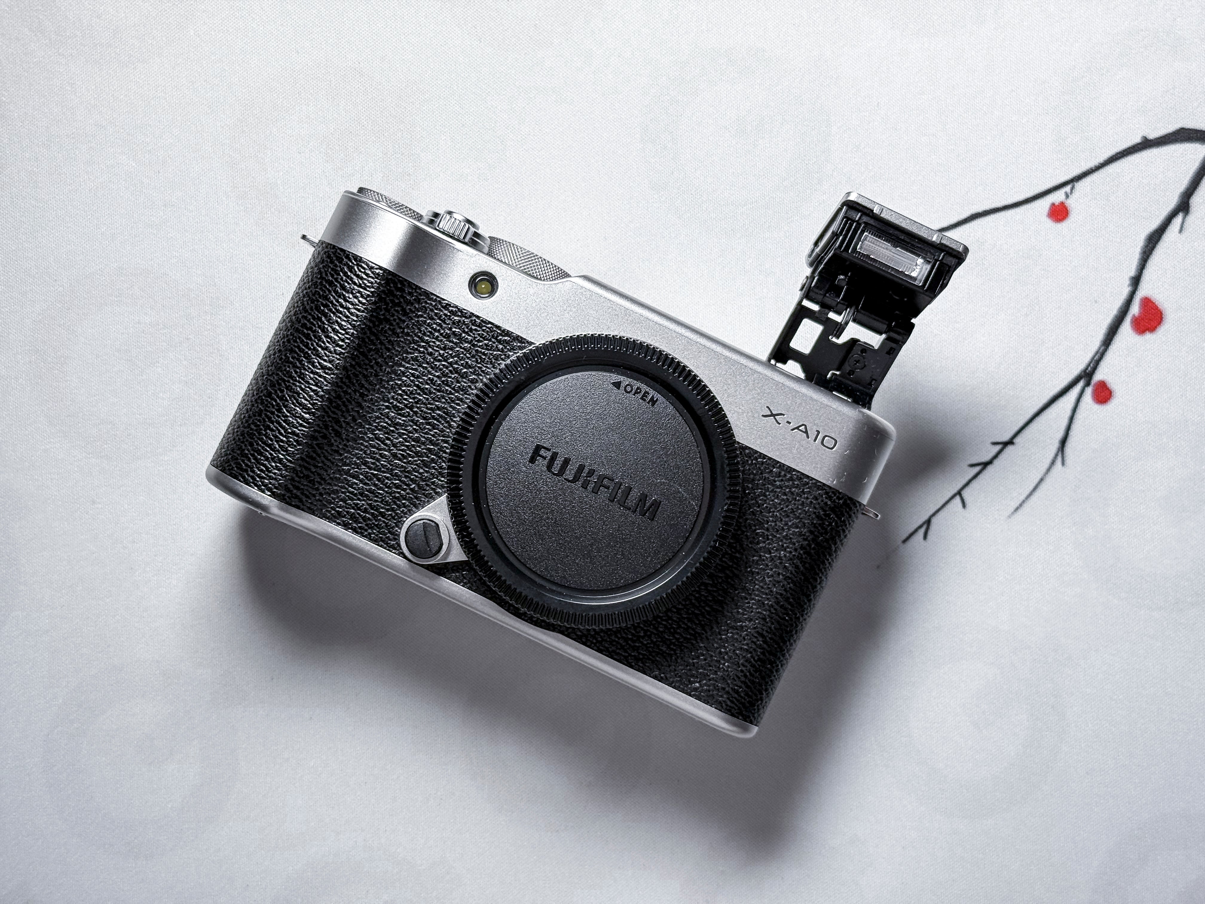 Fujifilm X-A10 Mirrorless APS-C Fuji XA10 - 1 Year Warranty, Perfectly Working