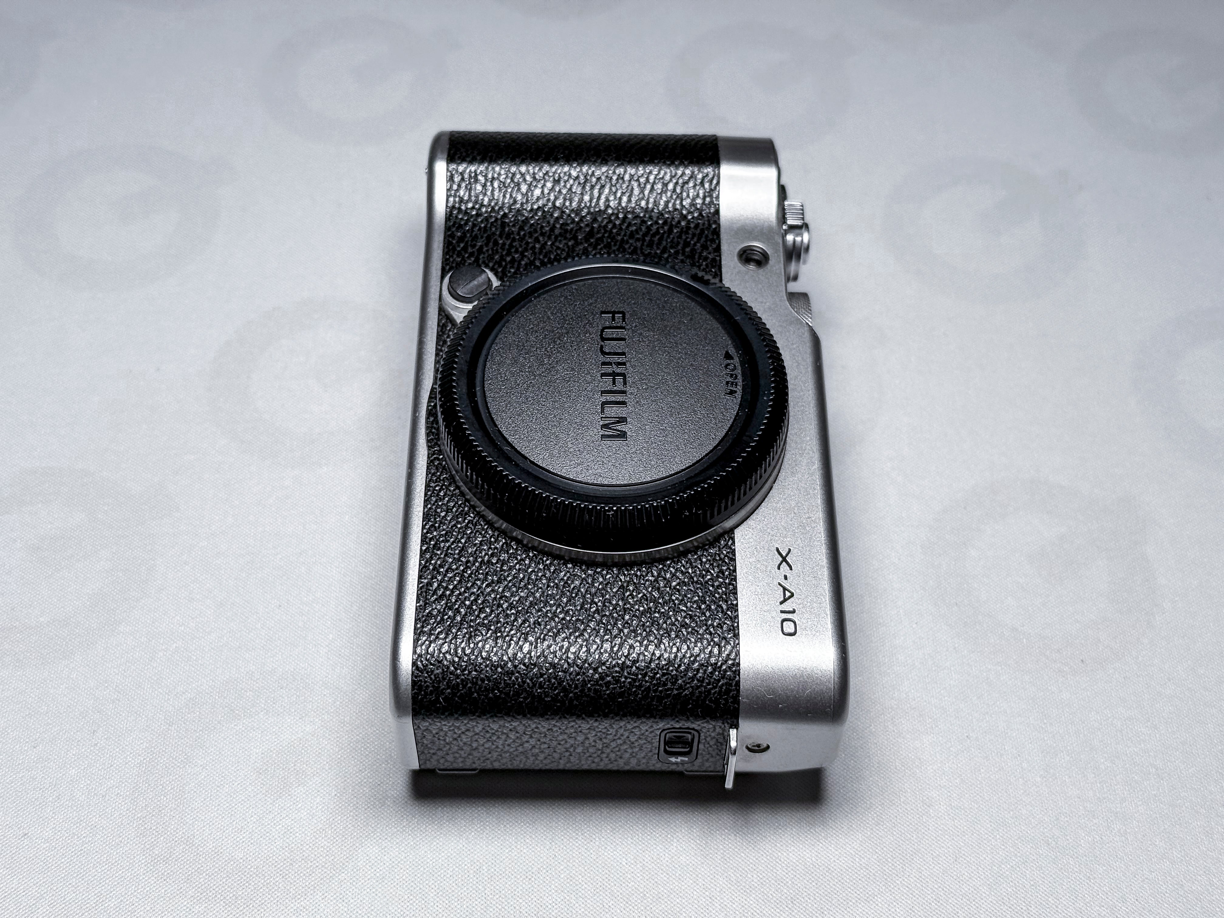 Fujifilm X-A10 Mirrorless APS-C Fuji XA10 - 1 Year Warranty, Perfectly Working
