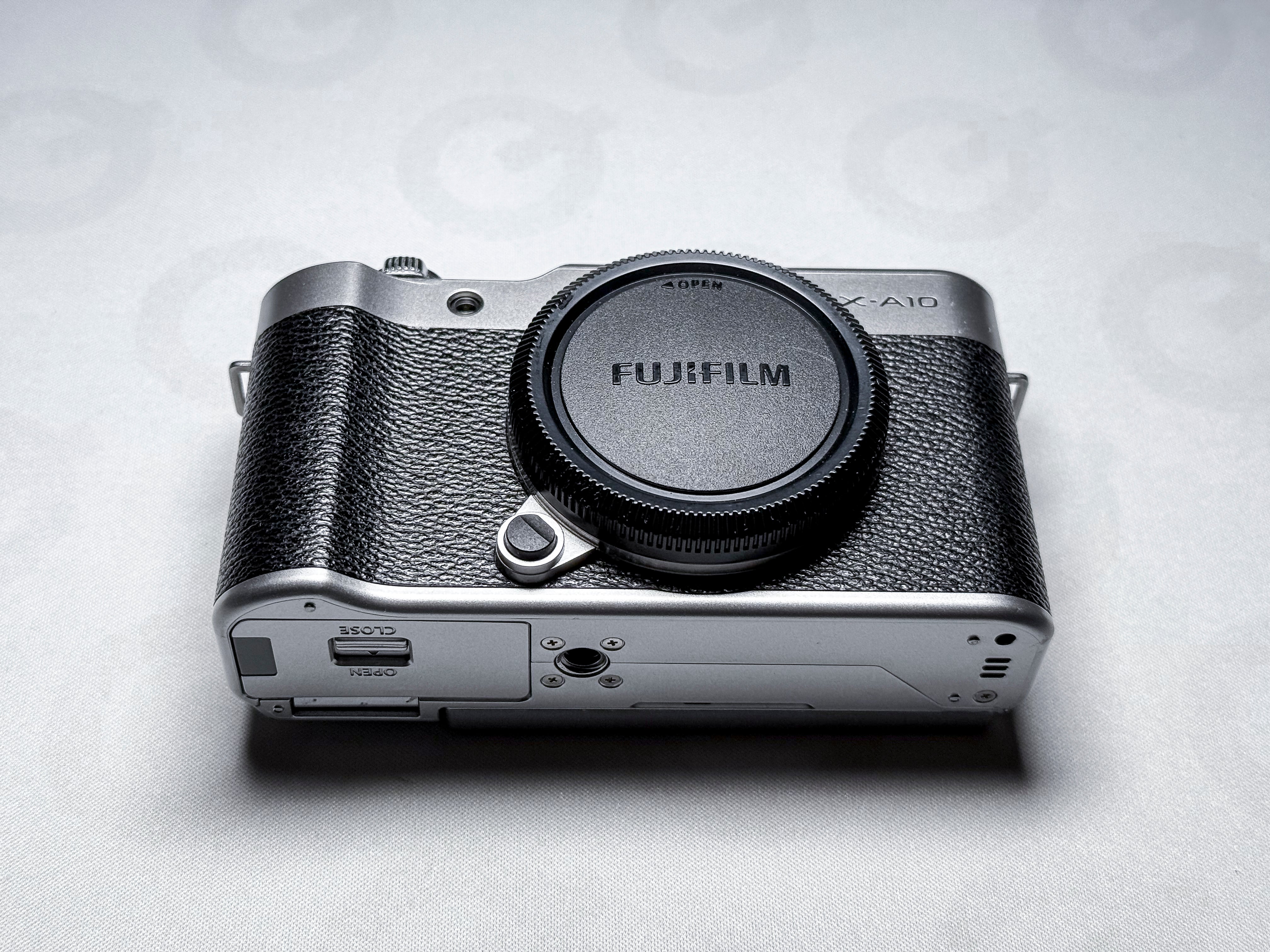 Fujifilm X-A10 Mirrorless APS-C Fuji XA10 - 1 Year Warranty, Perfectly Working