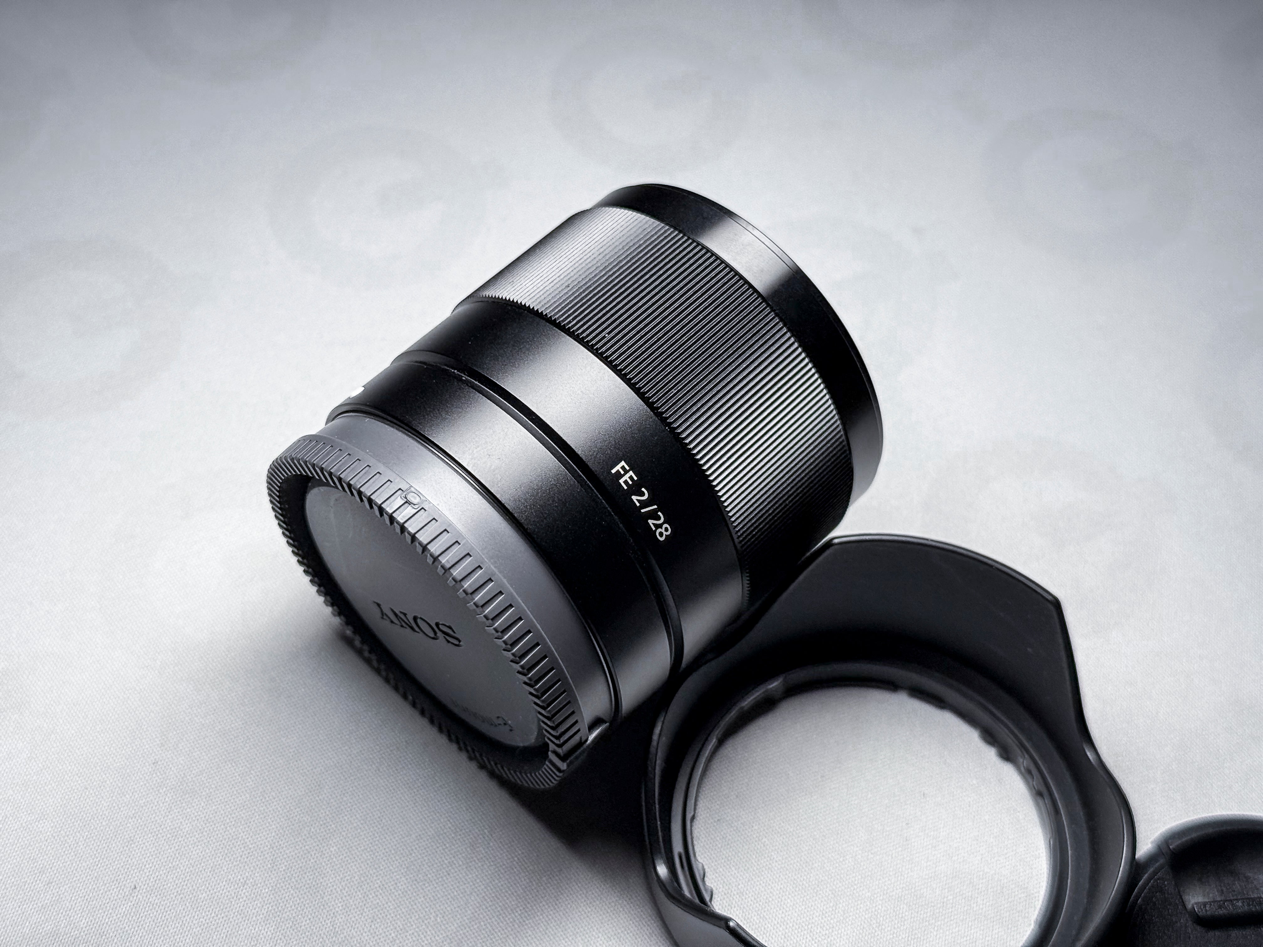 Sony 28mm f/2.0 FE Full Frame Lens - 1 Year Warranty, Excellent