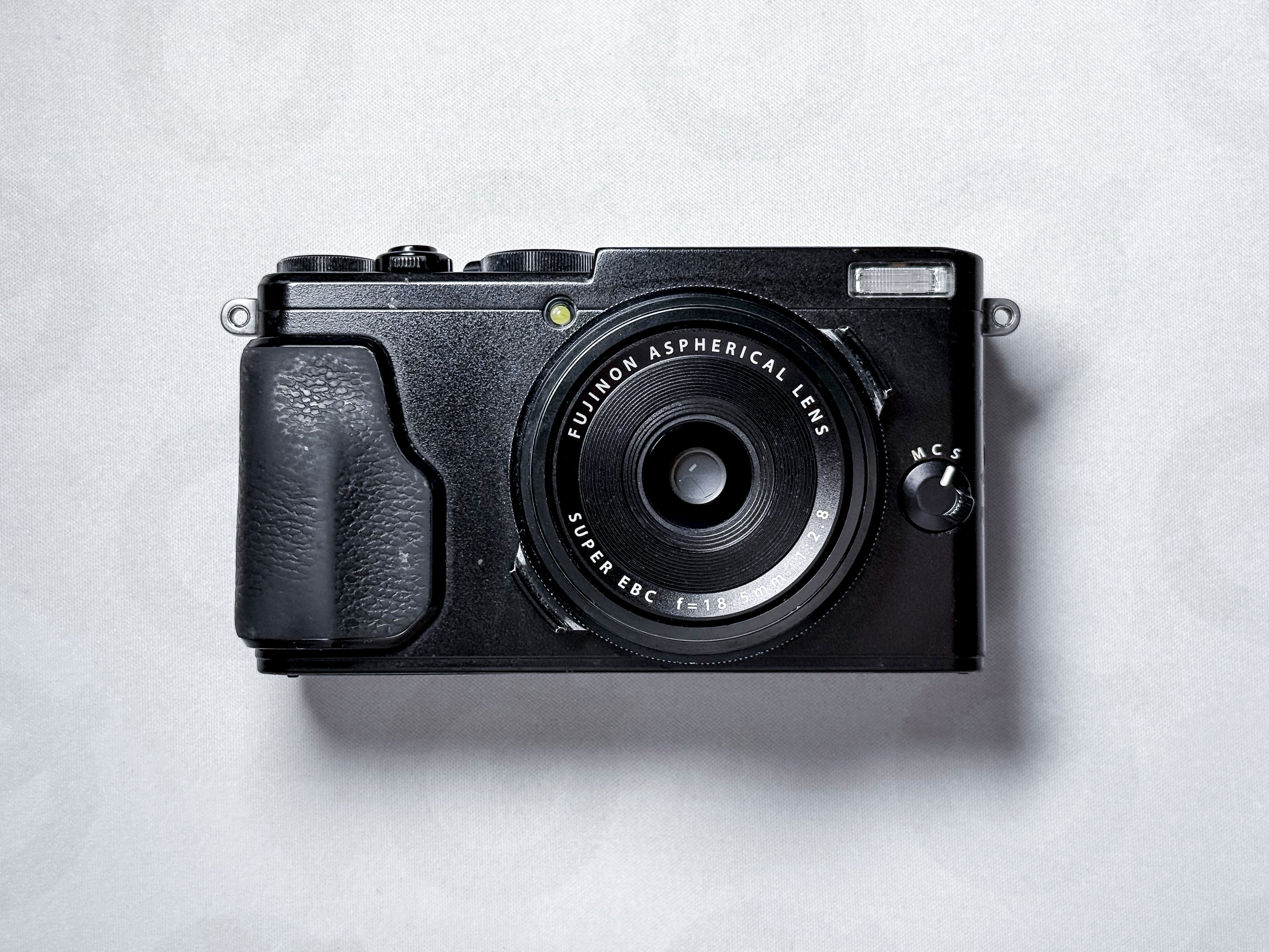 Fujifilm X70 APS-C 4x Zoom - 1 Year Warranty, Perfectly Working Fuji X-70