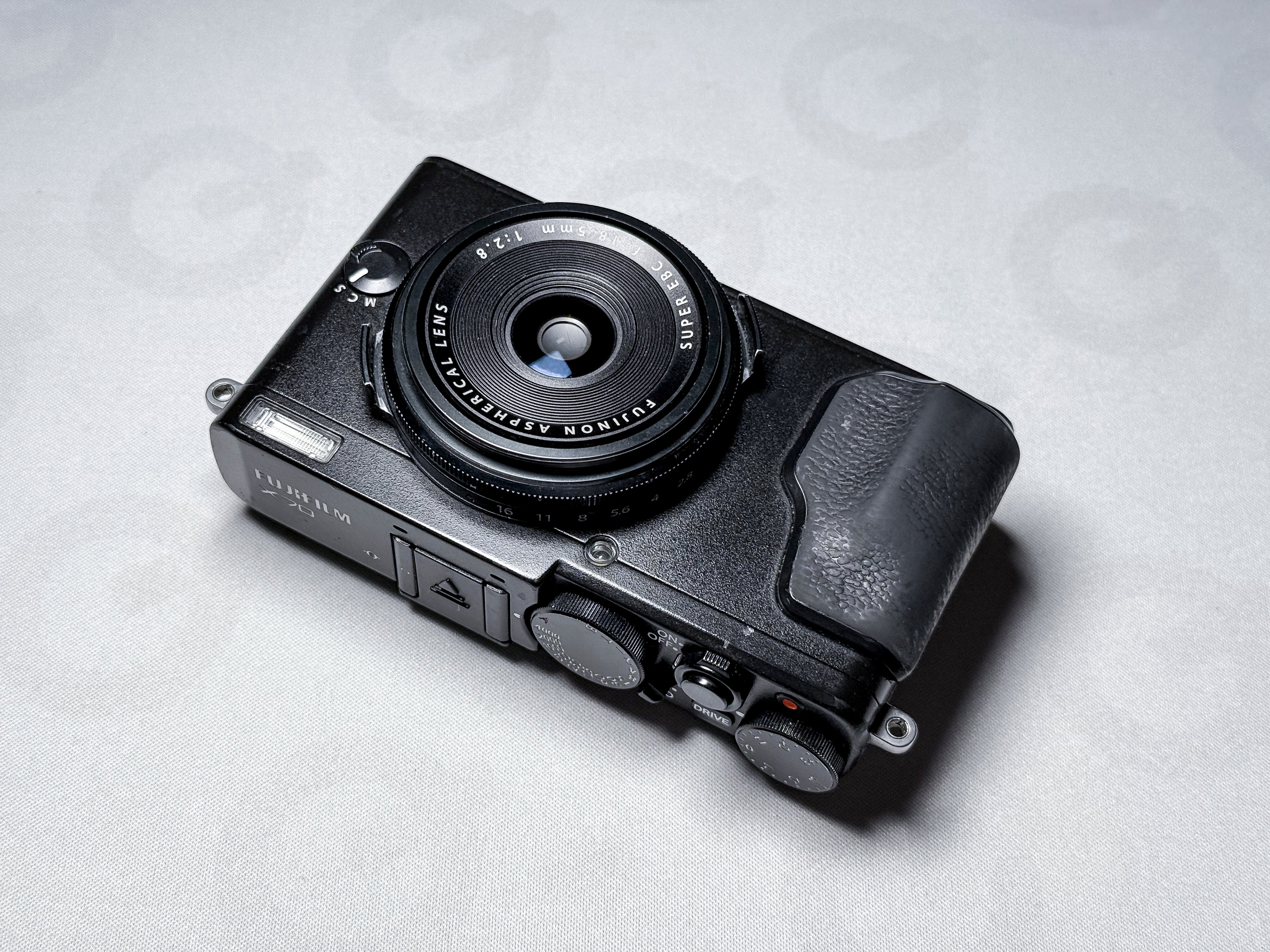 Fujifilm X70 APS-C 4x Zoom - 1 Year Warranty, Perfectly Working Fuji X-70