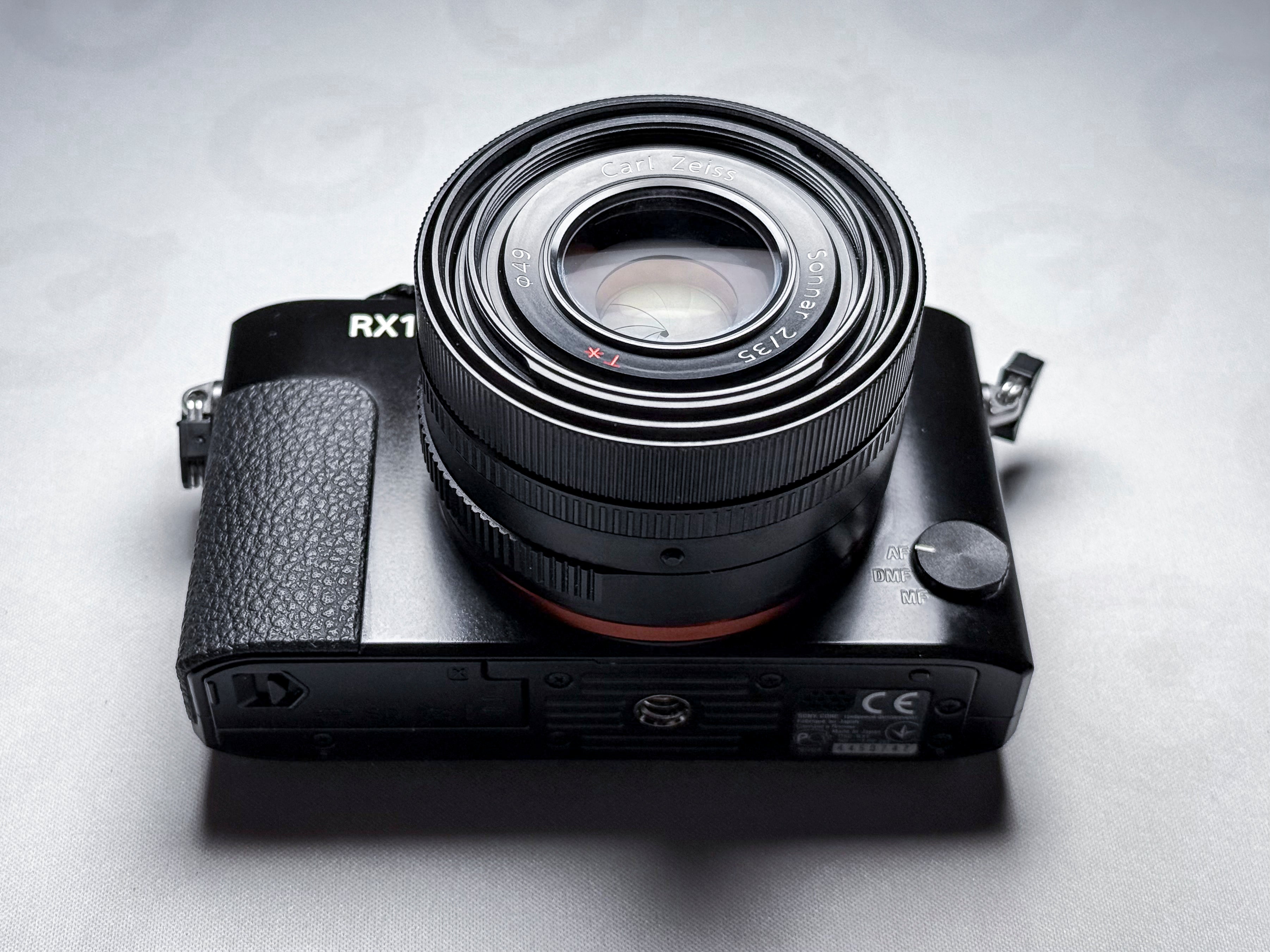 Sony RX1 Full Frame 35mm Zeiss Sonnar - 1 Year Warranty, Excellent