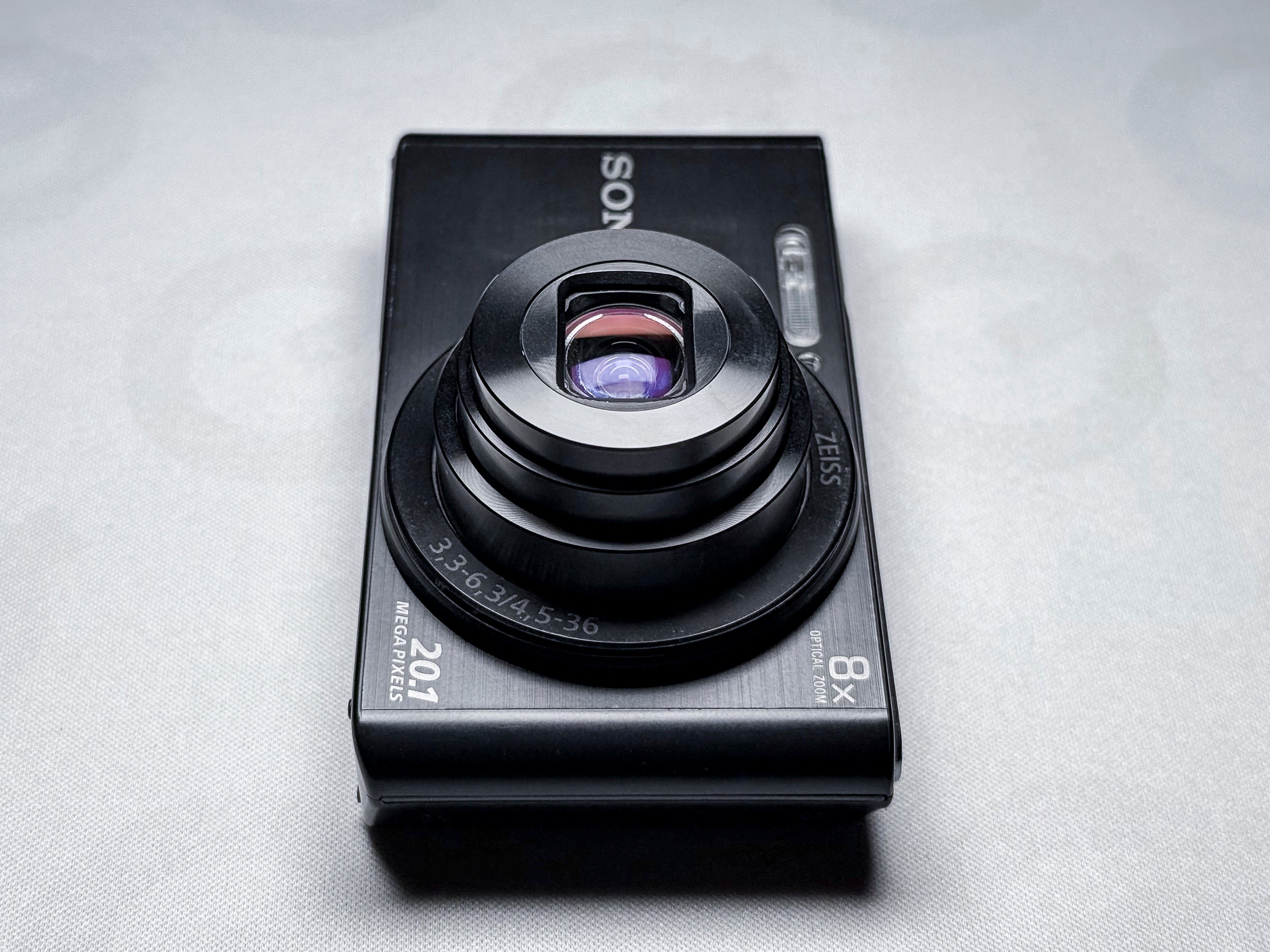 Sony W830 Cyber-shot CCD - 1 Year Warranty, Near Mint DSC-W830