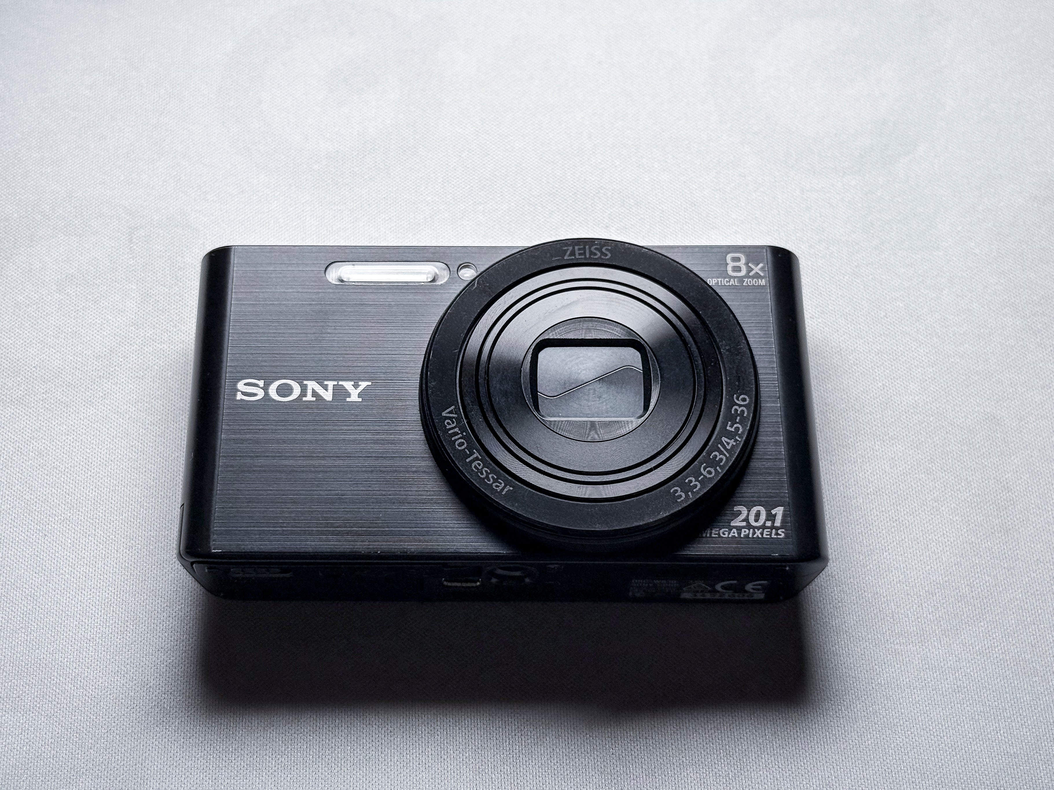 Sony W830 Cyber-shot CCD - 1 Year Warranty, Near Mint DSC-W830