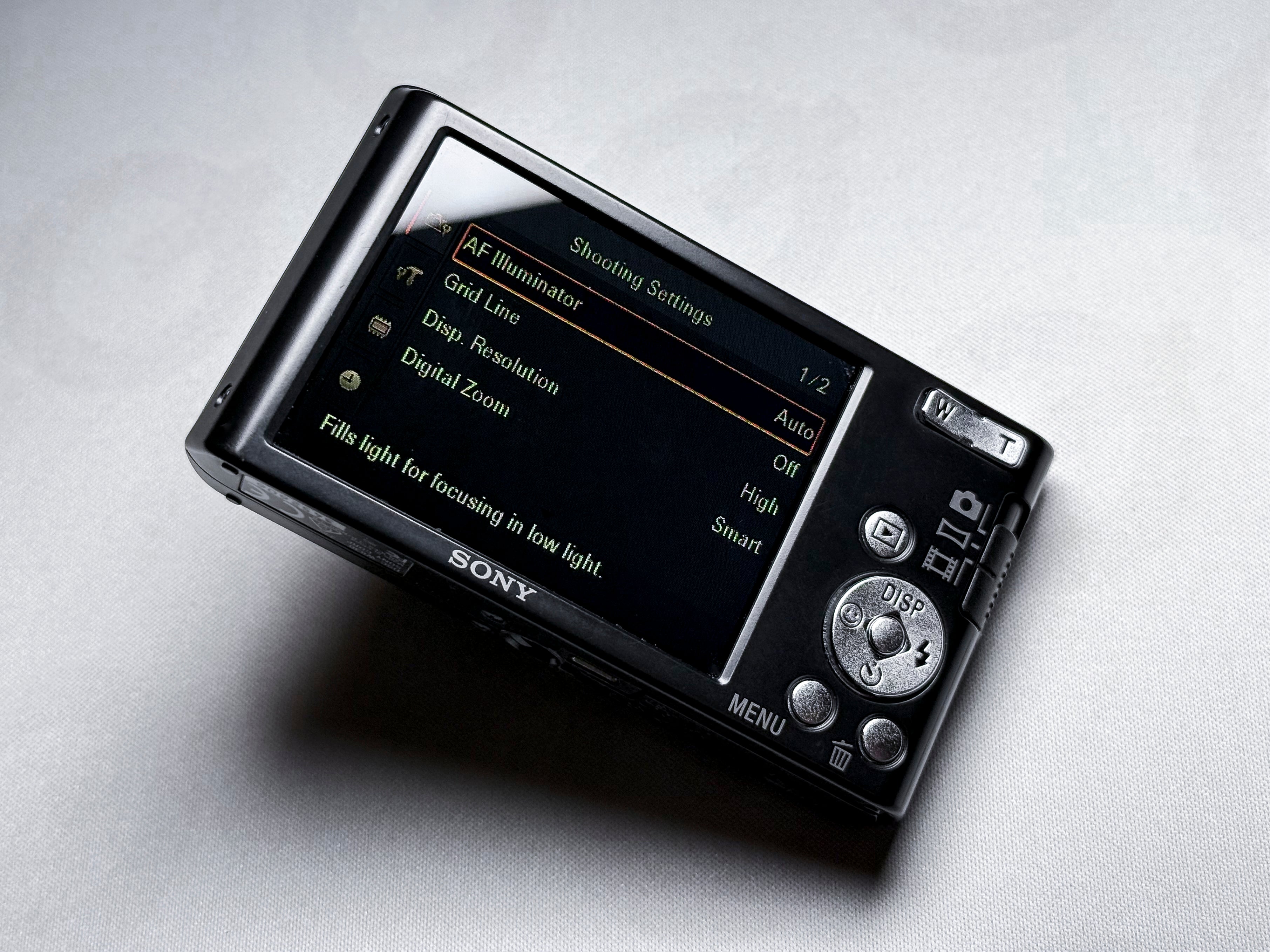 Sony W830 Cyber-shot CCD - 1 Year Warranty, Near Mint DSC-W830
