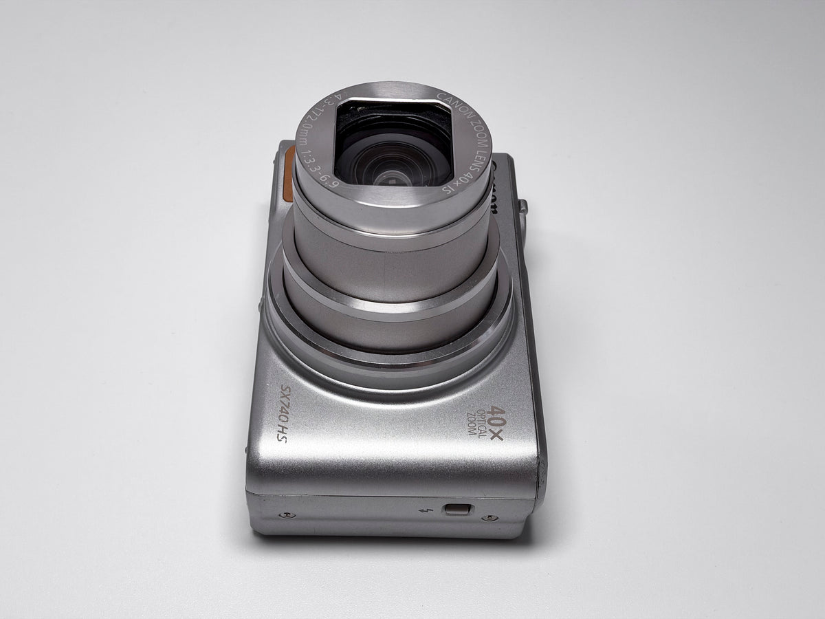 Canon SX740 HS Powershot Compact Camera 40X Zoom - 1 Year Warranty, Excellent