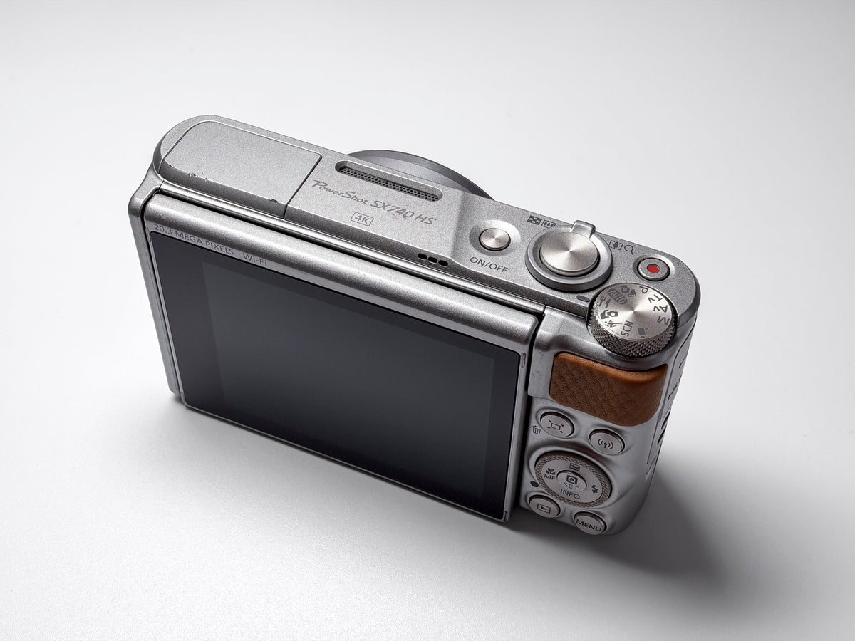 Canon SX740 HS Powershot Compact Camera 40X Zoom - 1 Year Warranty, Excellent