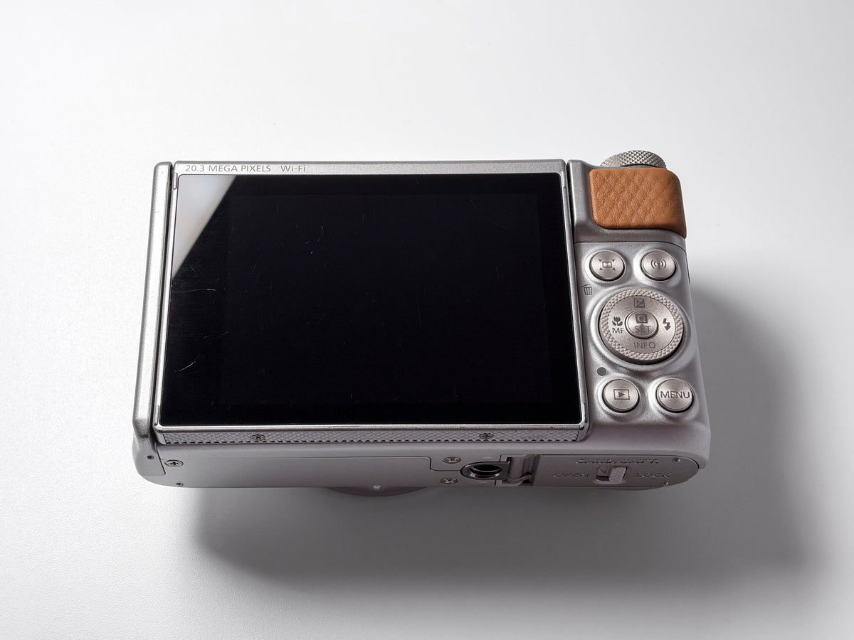 Canon SX740 HS Powershot Compact Camera 40X Zoom - 1 Year Warranty, Excellent
