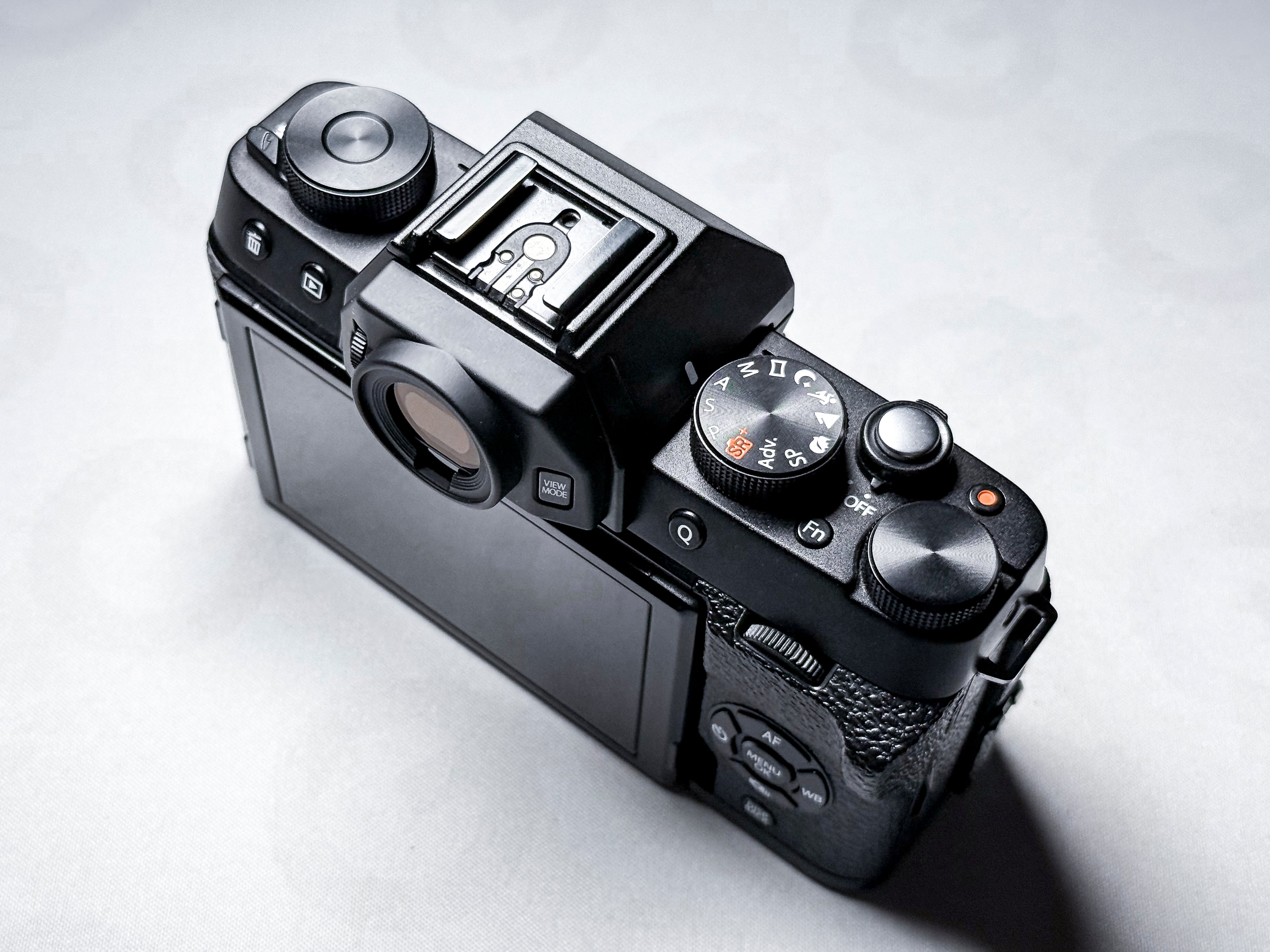 Fujifilm X-T100 APS-C Mirrorless - 1 Year Warranty, Perfectly Working Fuji XT100