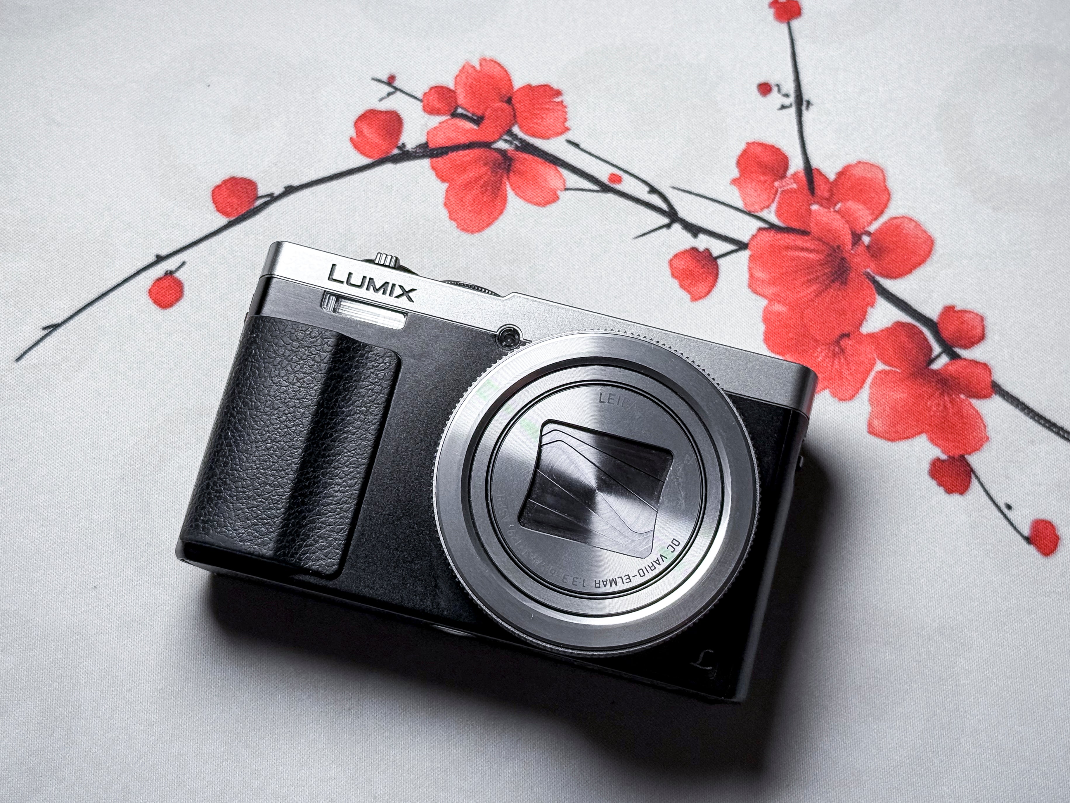Panasonic Lumix TZ70 Leica Lens 30x OIS - 1 Year Warranty TZ-70