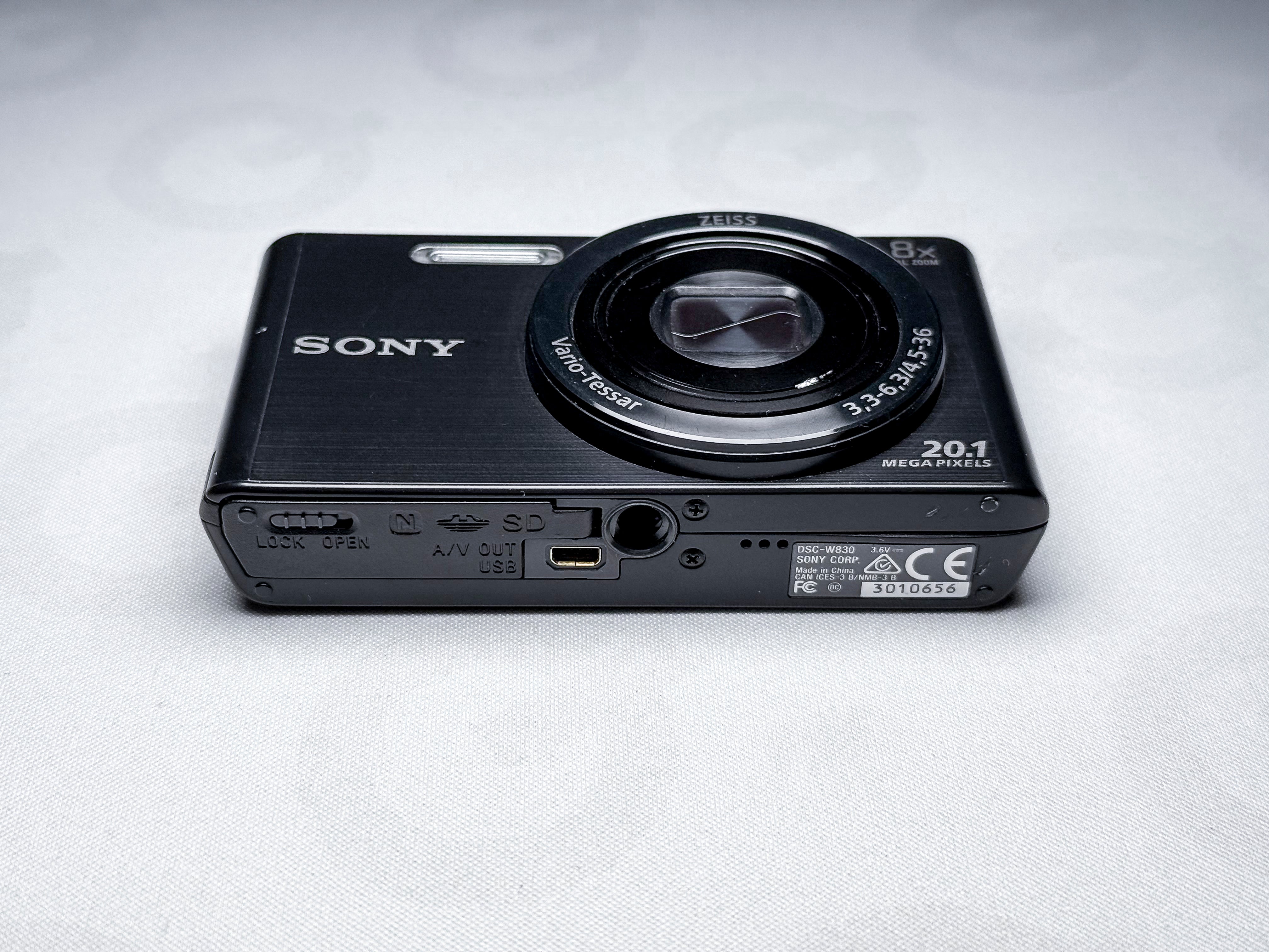 Sony W830 Cyber-shot CCD - 1 Year Warranty, Excellent DSC-W830