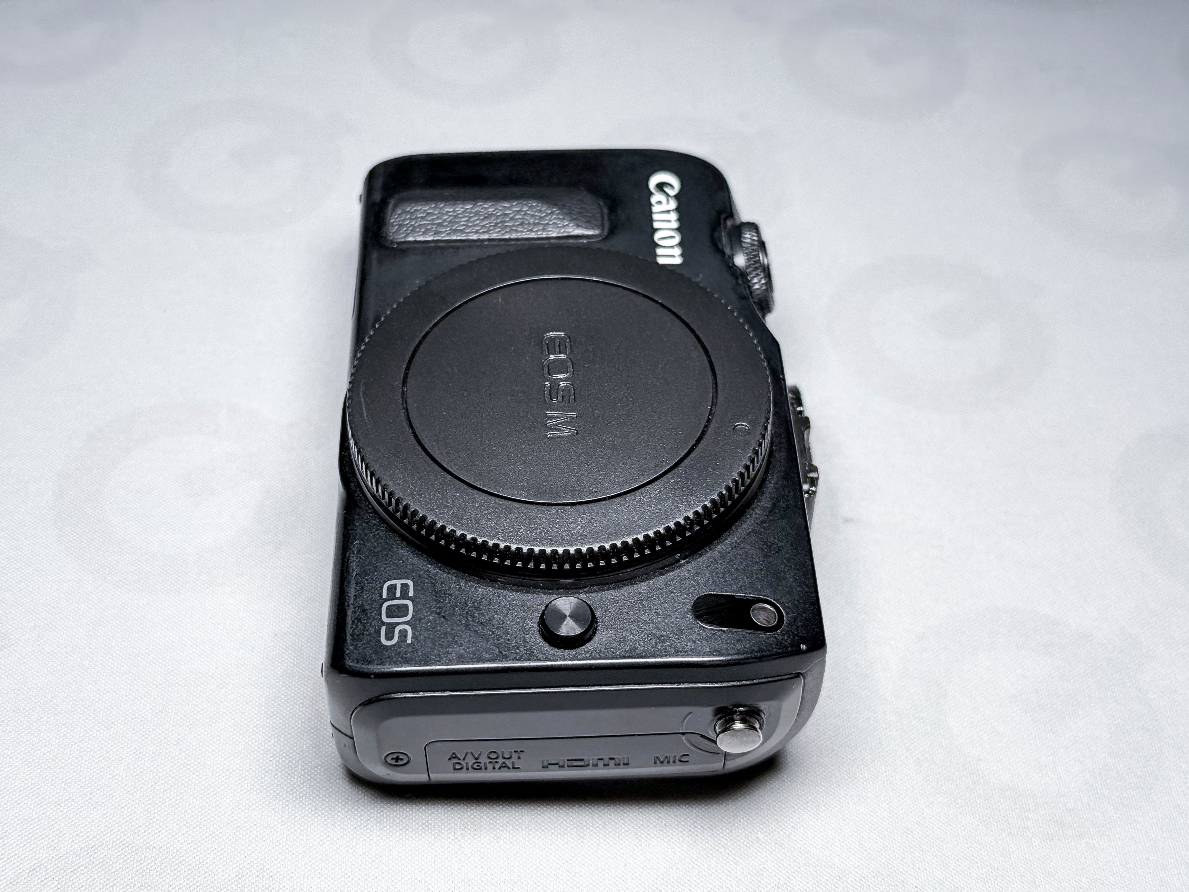 Canon EOS M Mirrorless Camera Magic Lantern 4K Raw - 1 Year Warranty, Near Mint